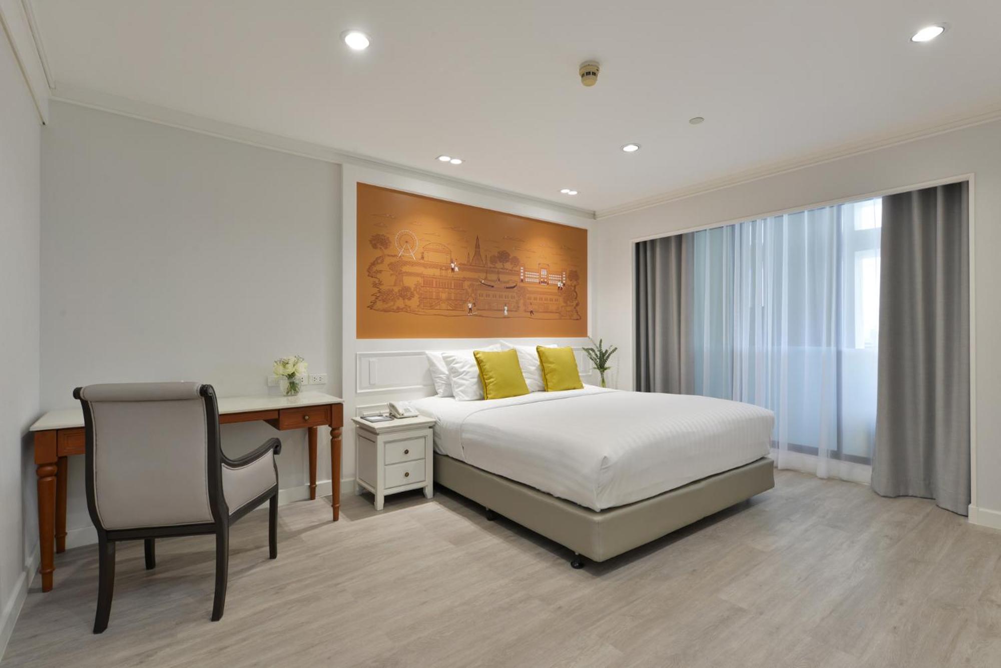 Centre Point Plus Hotel Silom - Newly Renovated