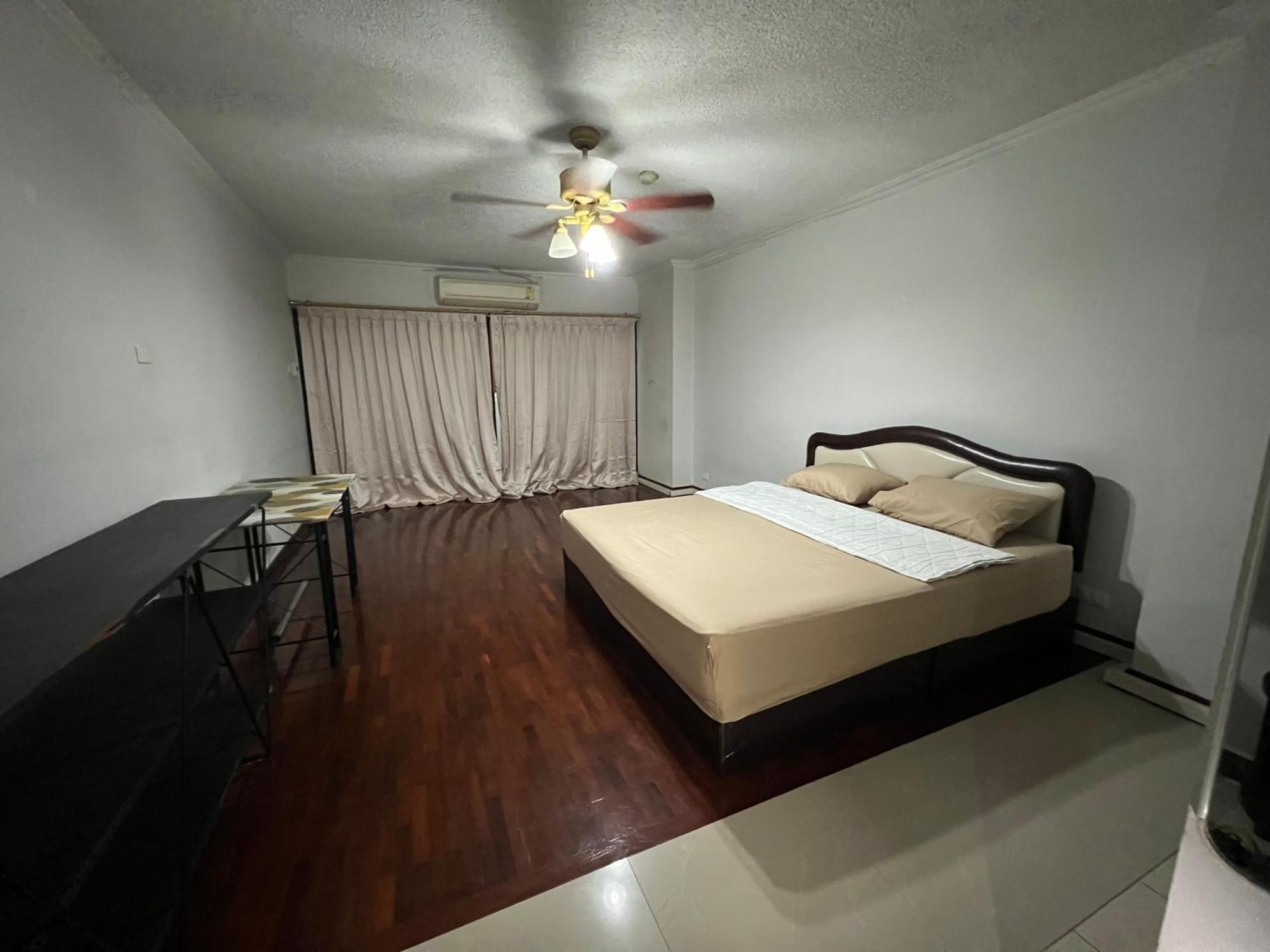 Apartment Srivara Rachada *
