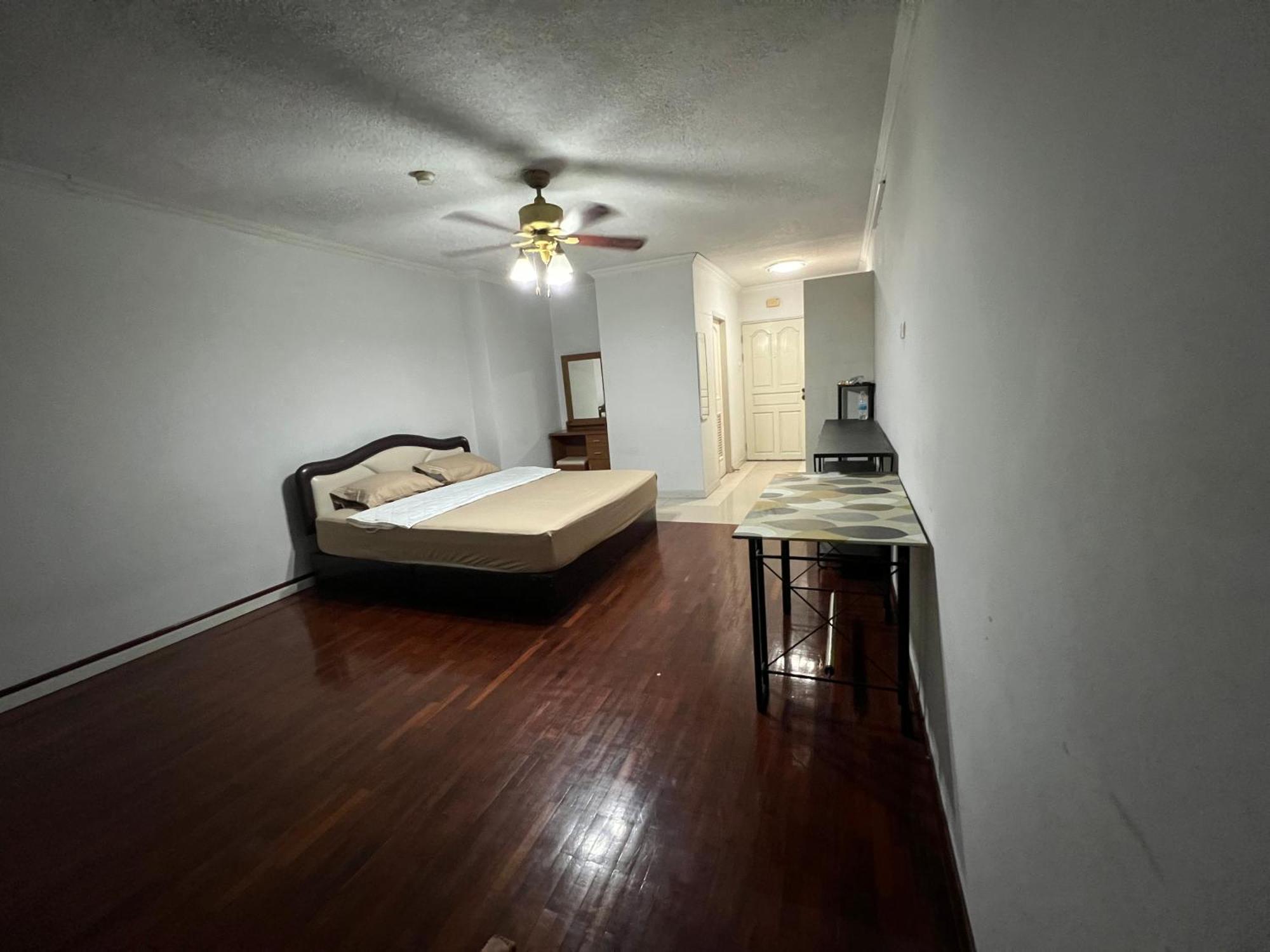 Srivara Rachada Apartment Bangkok