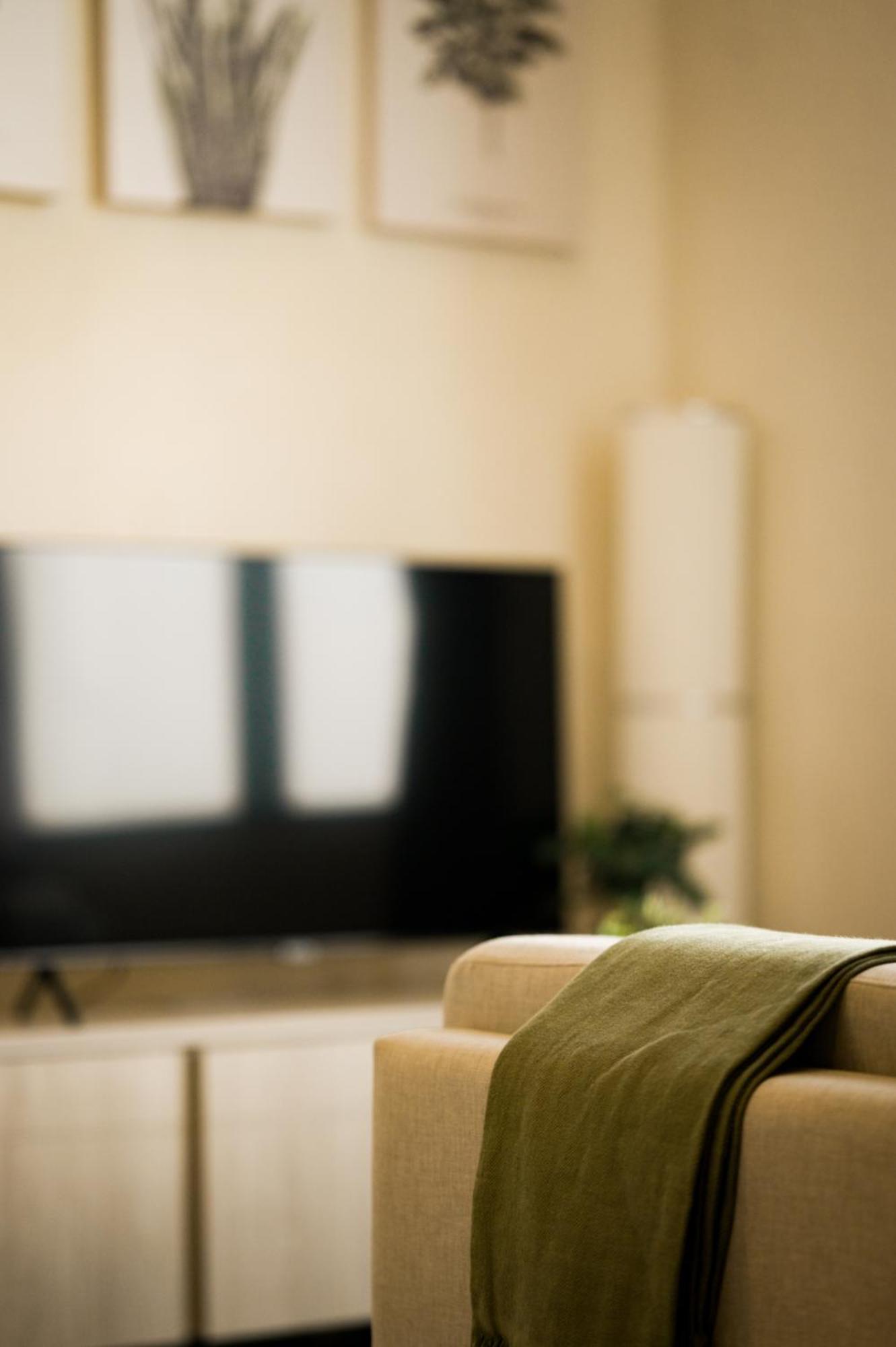 Aparthotel On Nut Duplex With Views, 5-minute Walk To Bts, Ideal Long Banguecoque