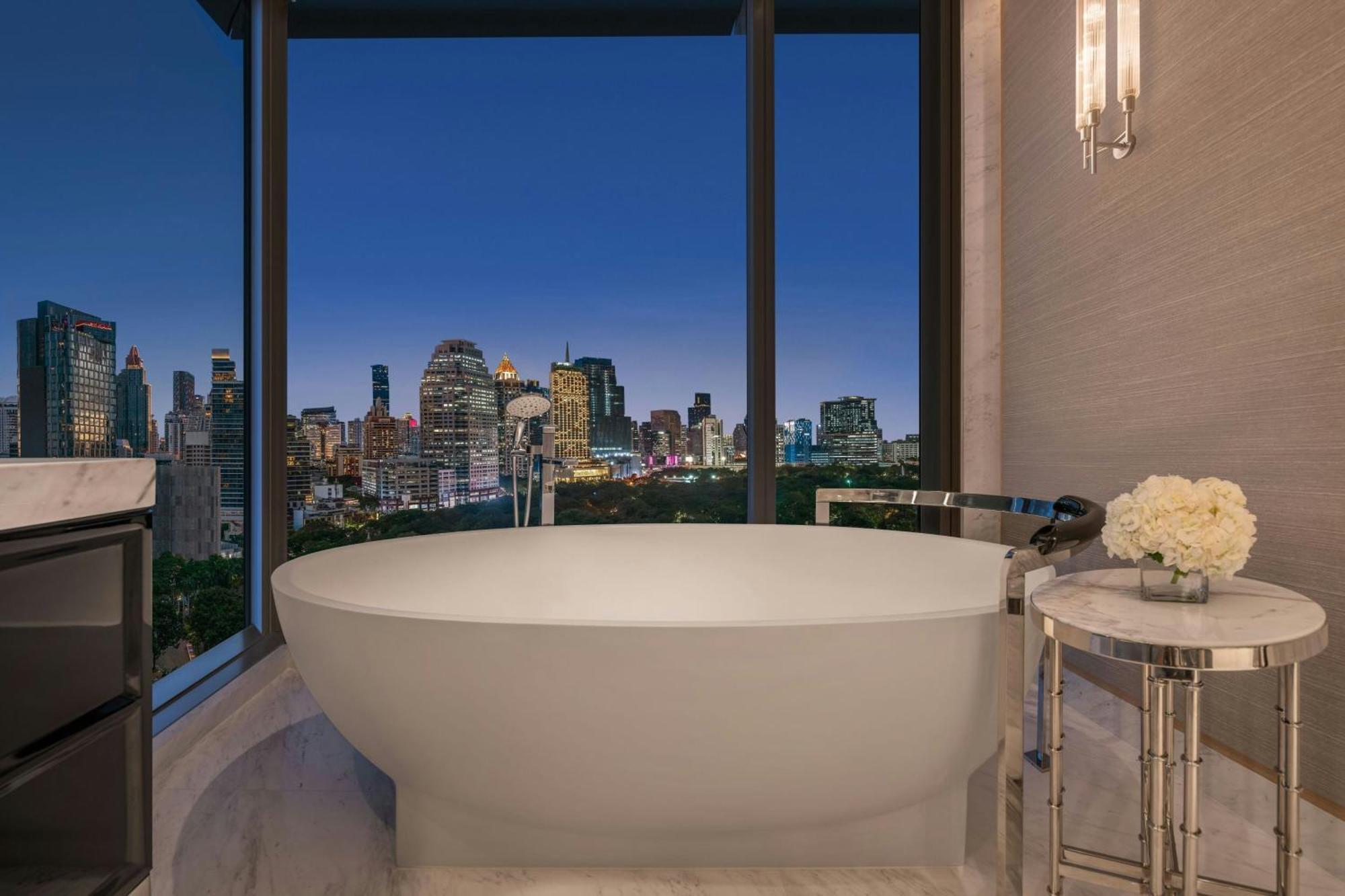 The Ritz-carlton, Khách sạn Bangkok