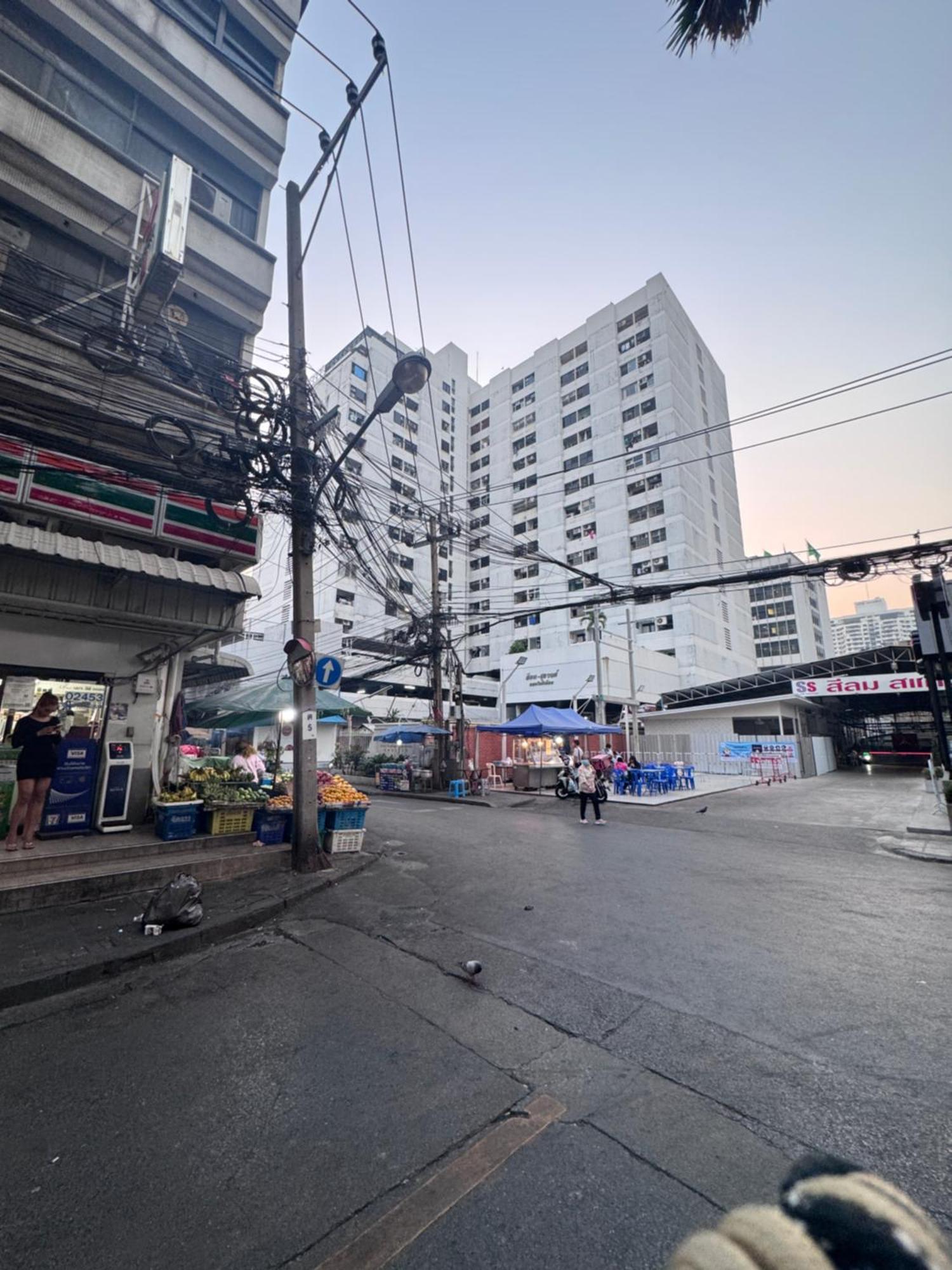 Location Near Patpong Night Market Apartment