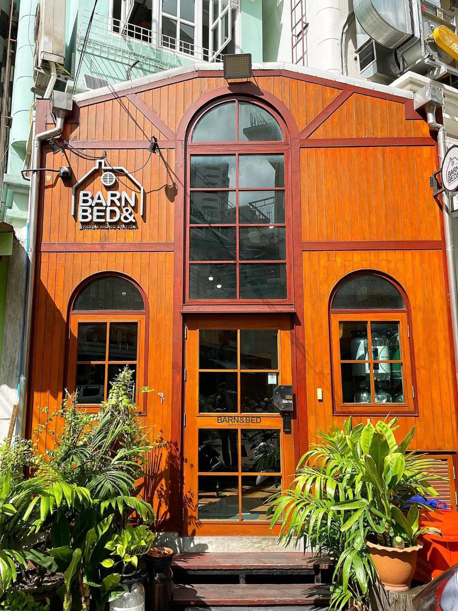 Barn & Bed Asrama *