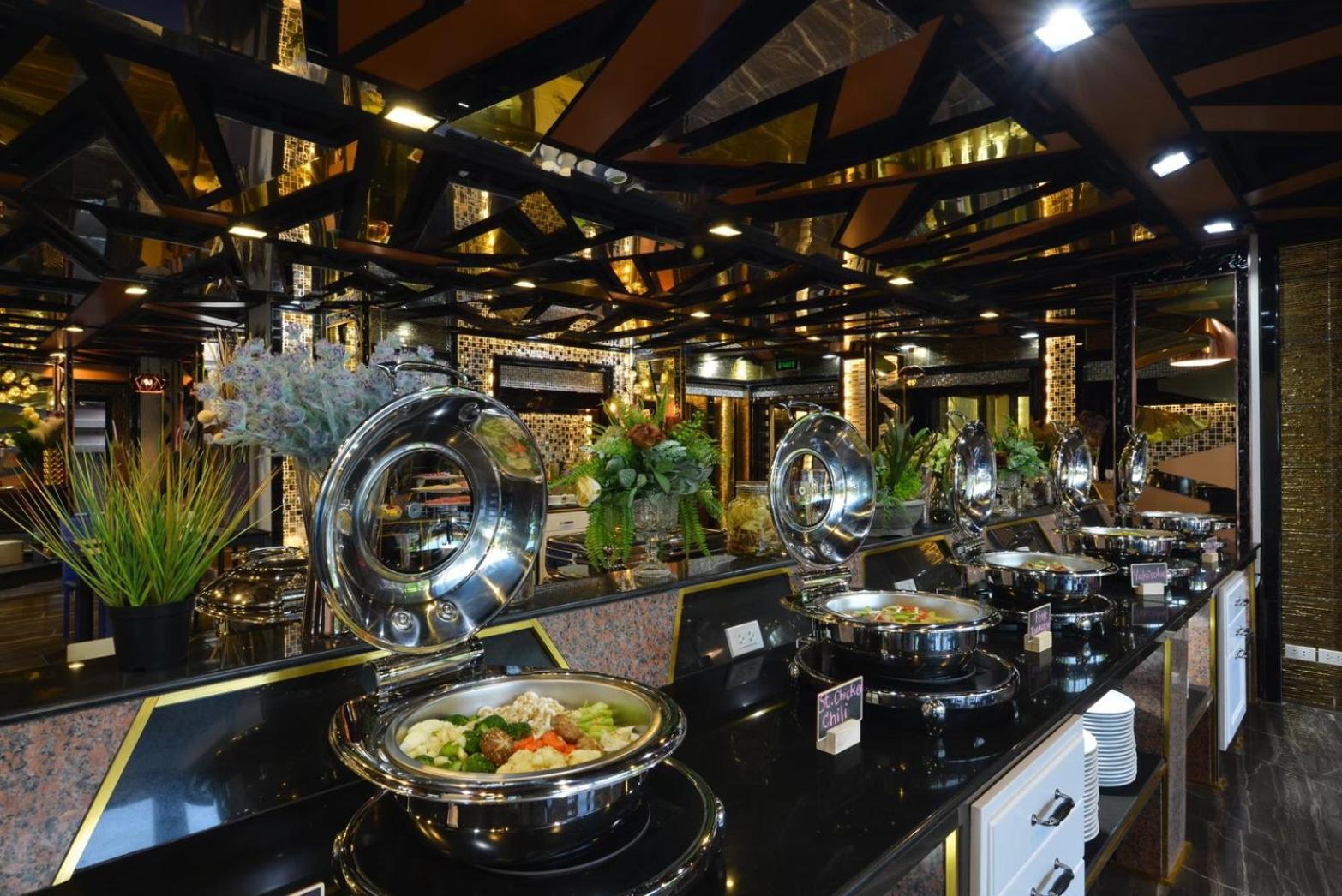 Hotel The Breton Media Bangkok