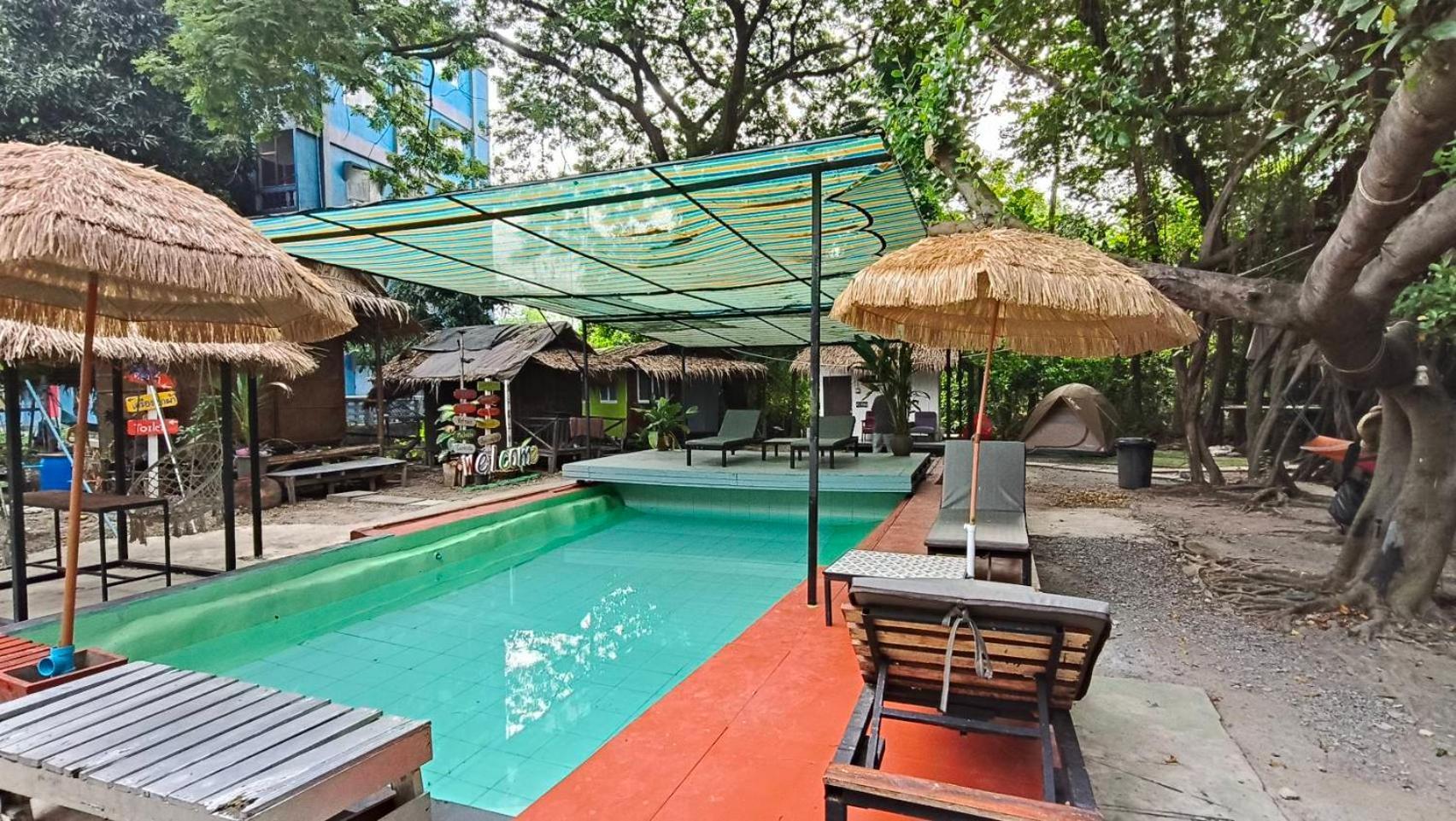Asrama Do Dee Cafe Bangkok