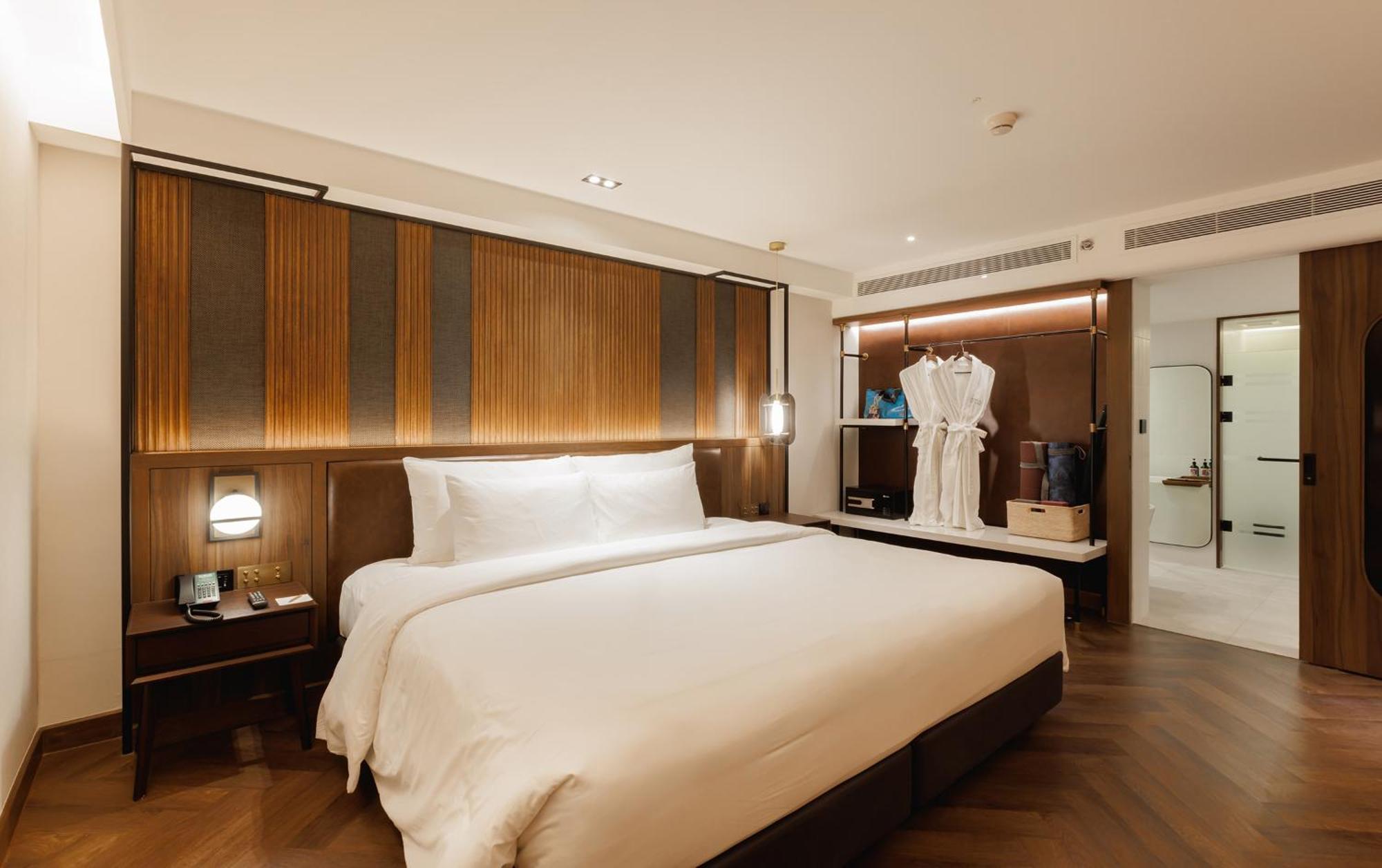 Public House Bangkok, A Member Of Design Bangkok