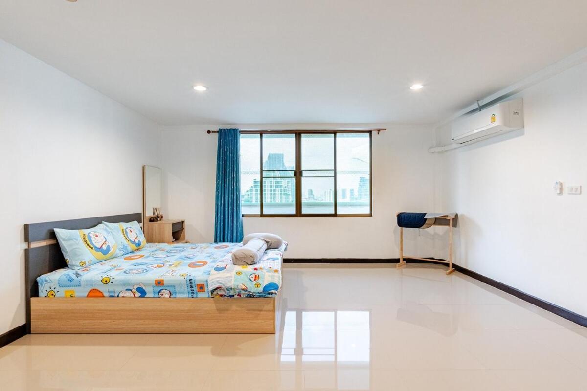 Surawong Apartment *