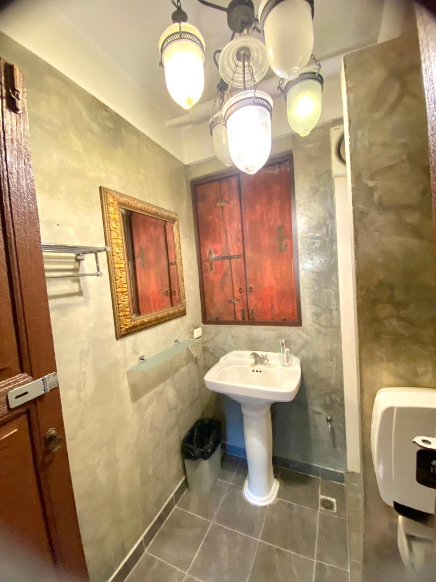 Cafe Ice Resident Bed & Breakfast Bangkok