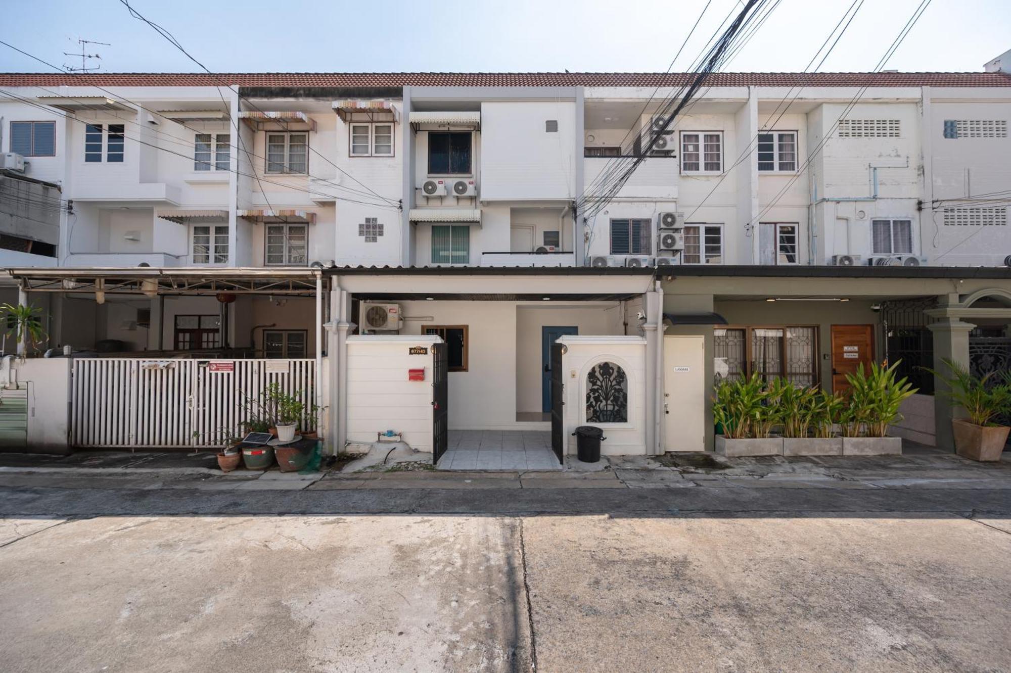 Feriehus Rb01 Chatuchak, Netflix, Speednet, Bts,mrt, 10pax *