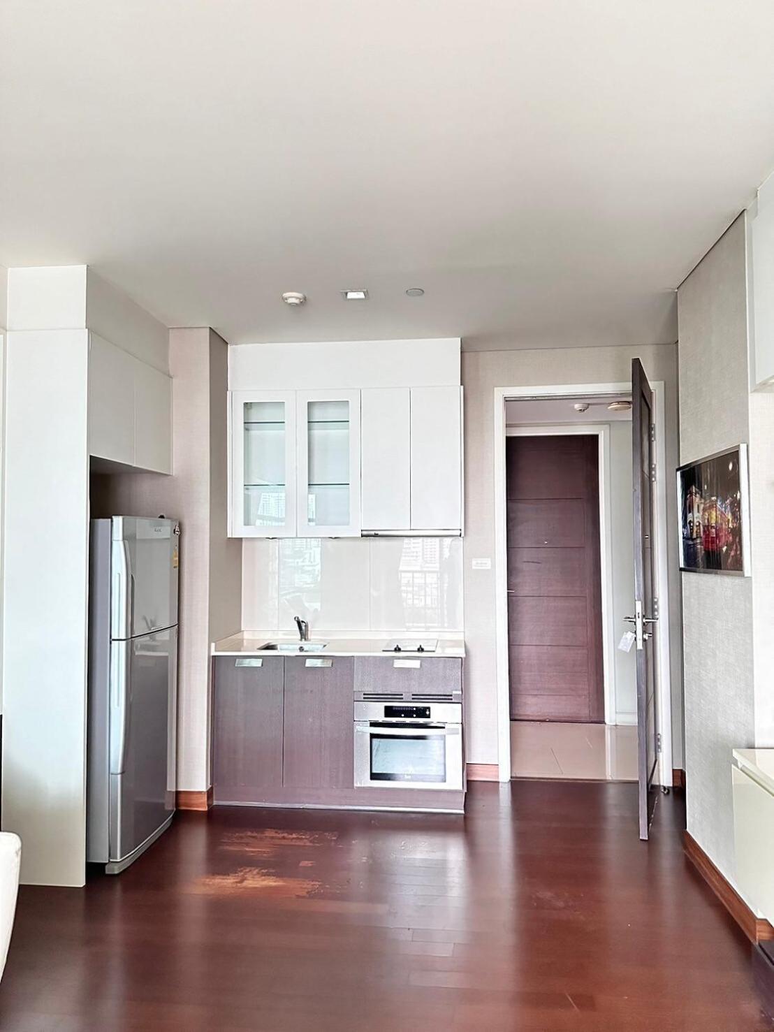 Modern Place Watthana, Thonglor Bts, Sukhumvit Apartment Bangkok