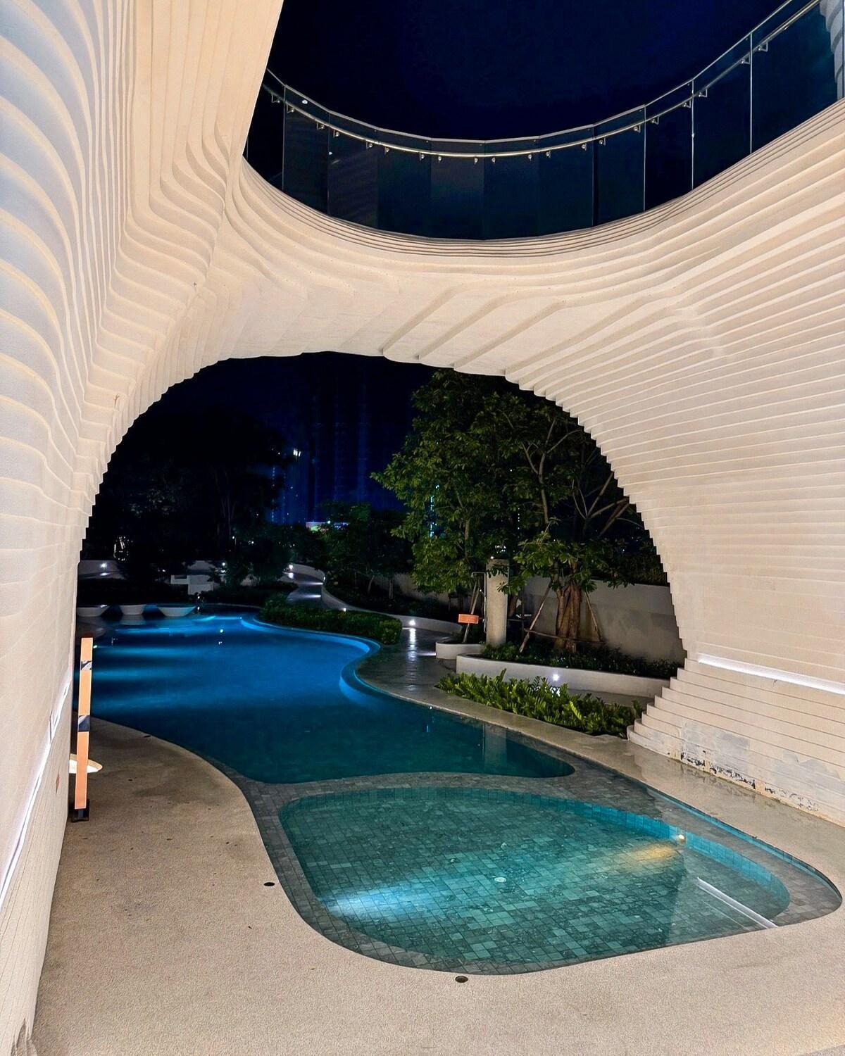 Luxury High Floor With Amenities - Gym, Sauna, Rooftop Garden, Cinema Theater