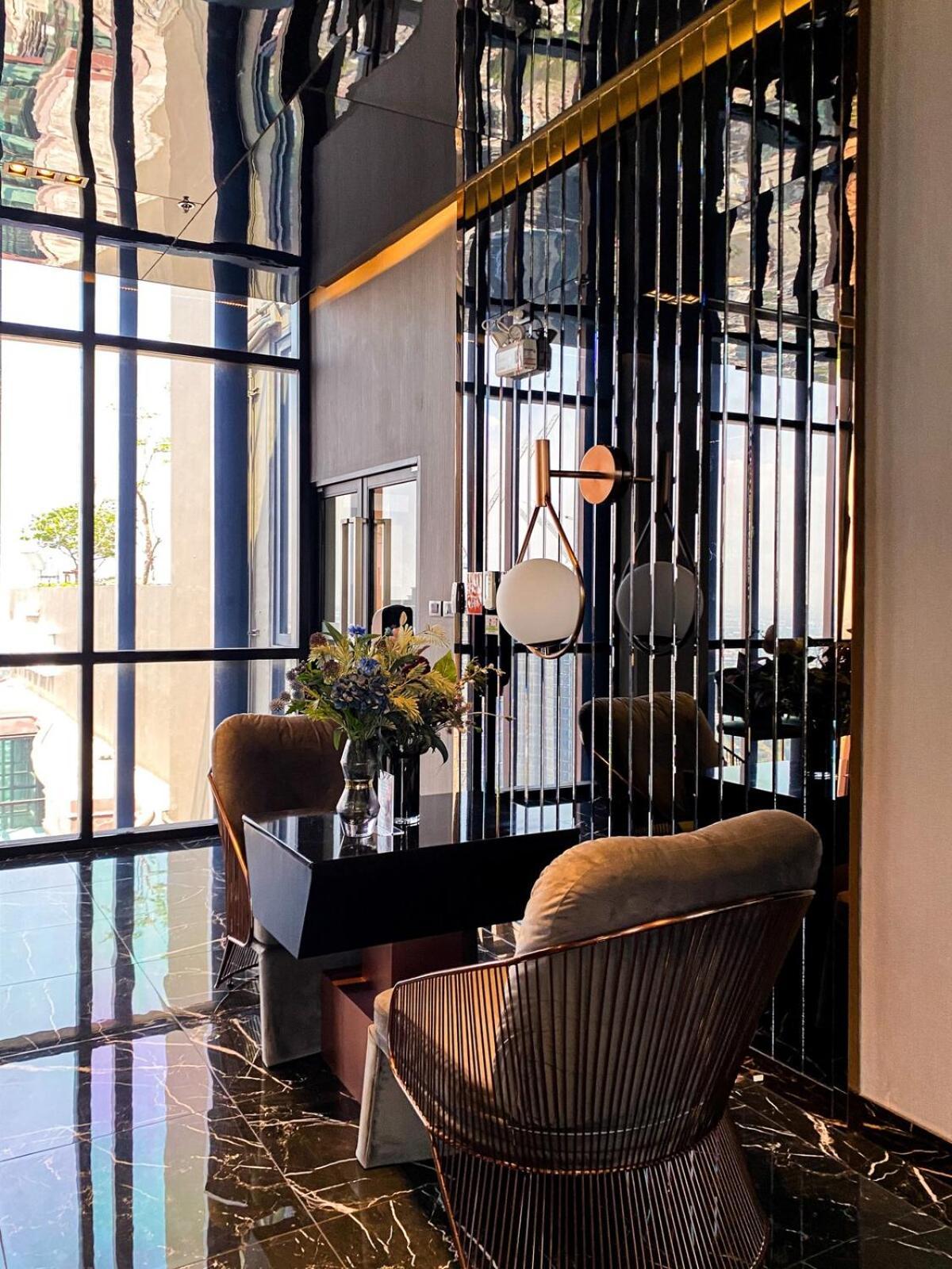 Luxury High Floor With Amenities - Gym, Sauna, Rooftop Garden, Cinema Theater * Bangkok