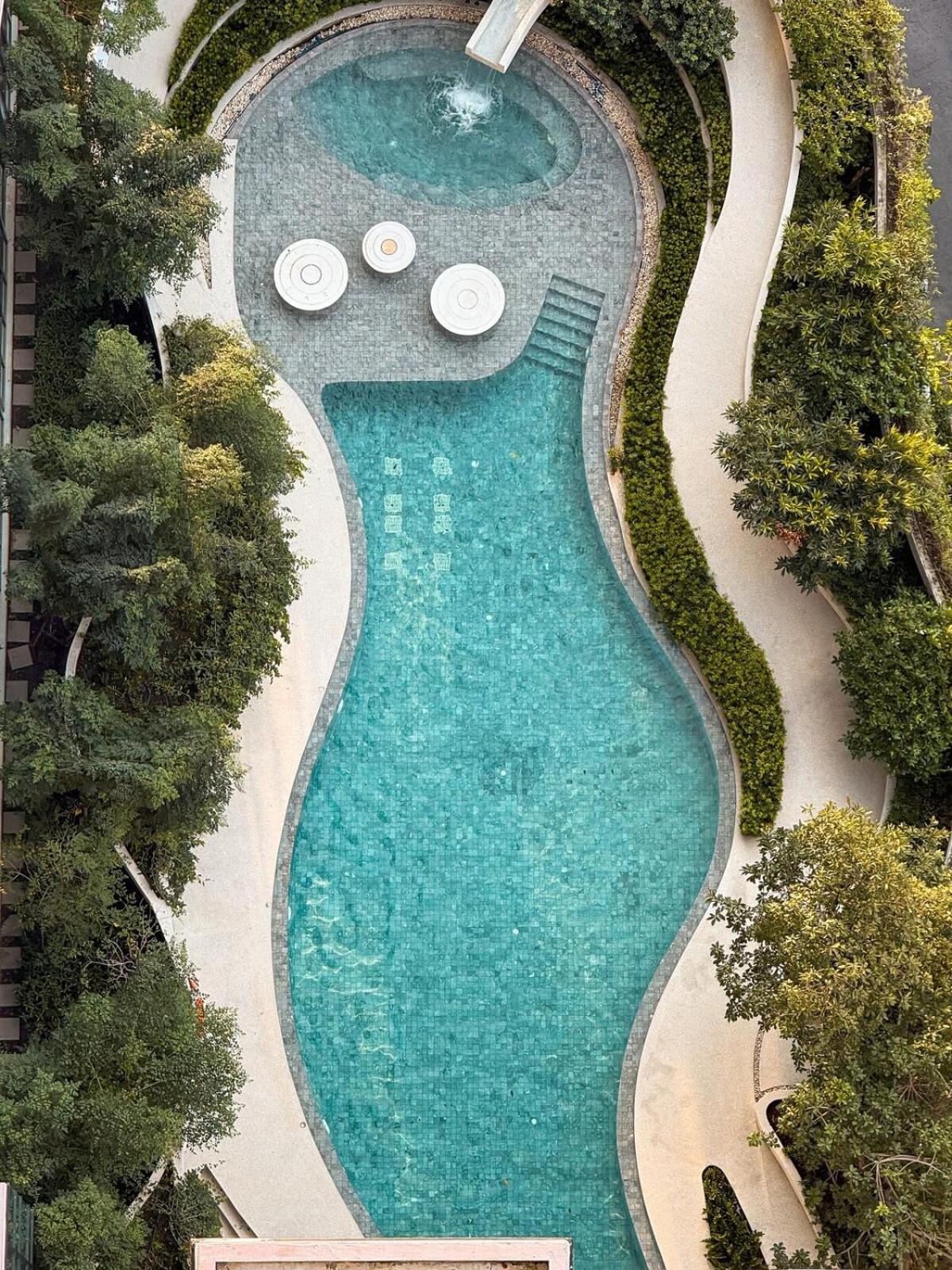 Luxury High Floor With Amenities - Gym, Sauna, Rooftop Garden, Cinema Theater Apartment
