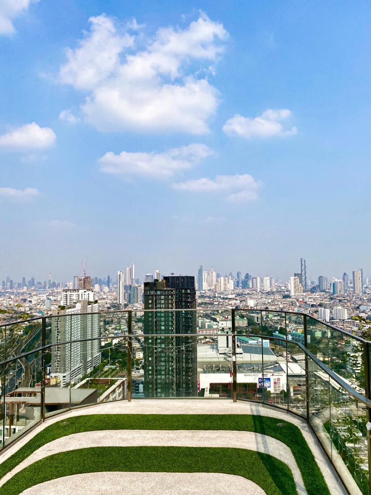 Luxury High Floor With Amenities - Gym, Sauna, Rooftop Garden, Cinema Theater