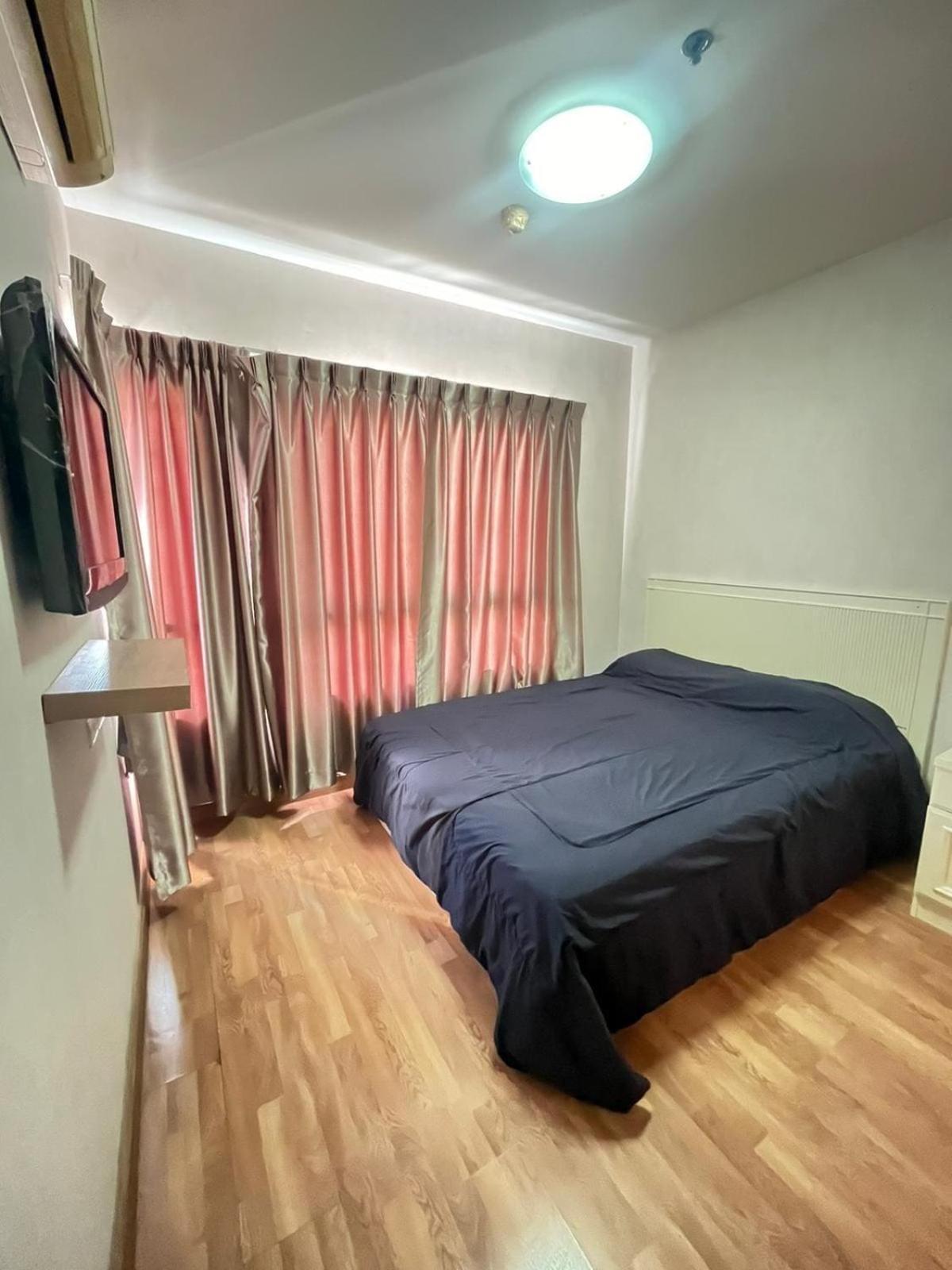 Peaceful One Bedroom By The River Bangkok