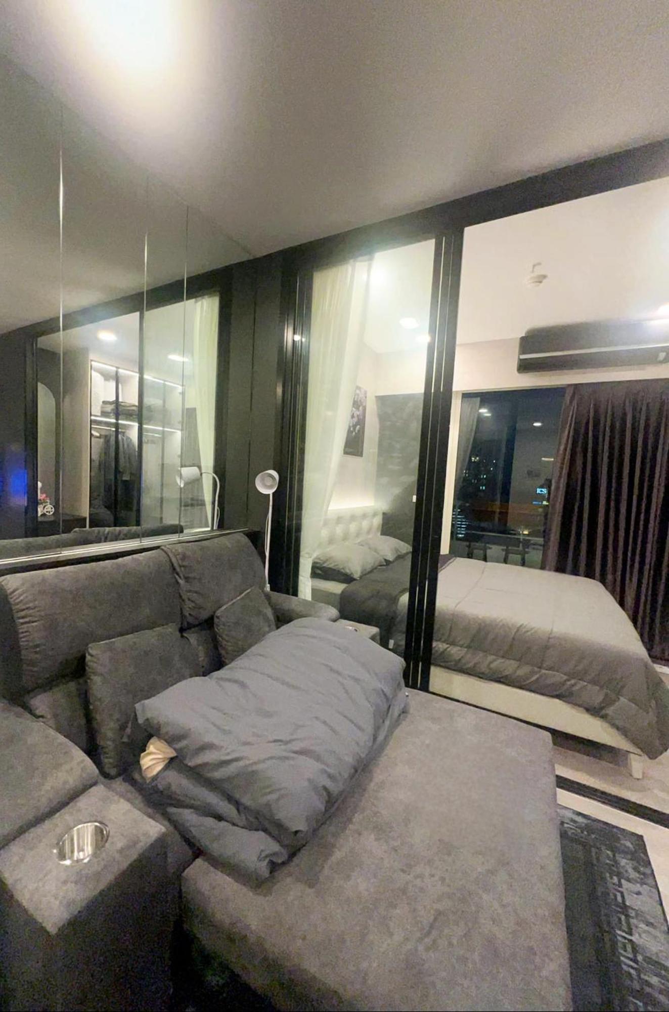 Free Airport Pick Up ! 12th Floor Cozy Room, 5 Mins Walk To Iconsiam & Bts