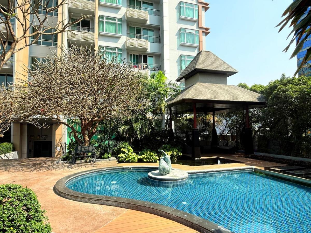 1 Bedroom High Floor Luxury With Pool,gym And Sauna Apartment Bangkok