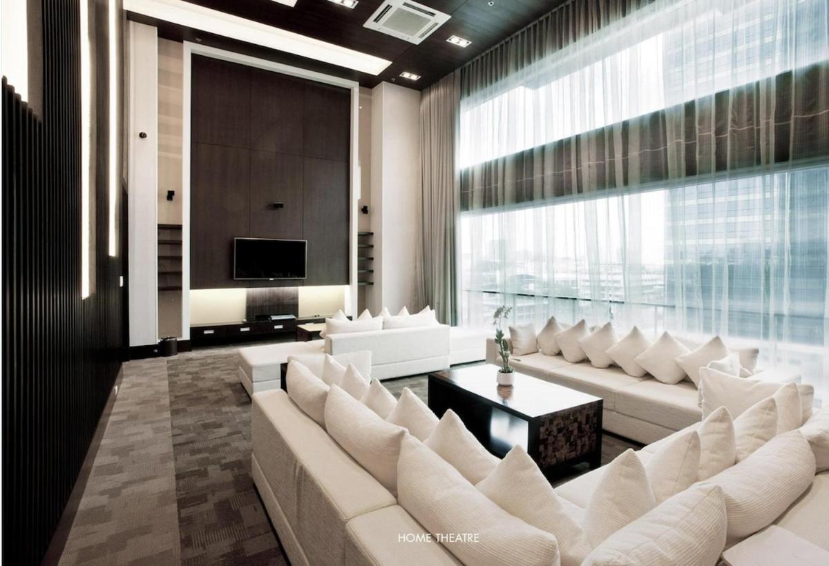 1 Bedroom High Floor Luxury With Pool,gym And Sauna Bangkok