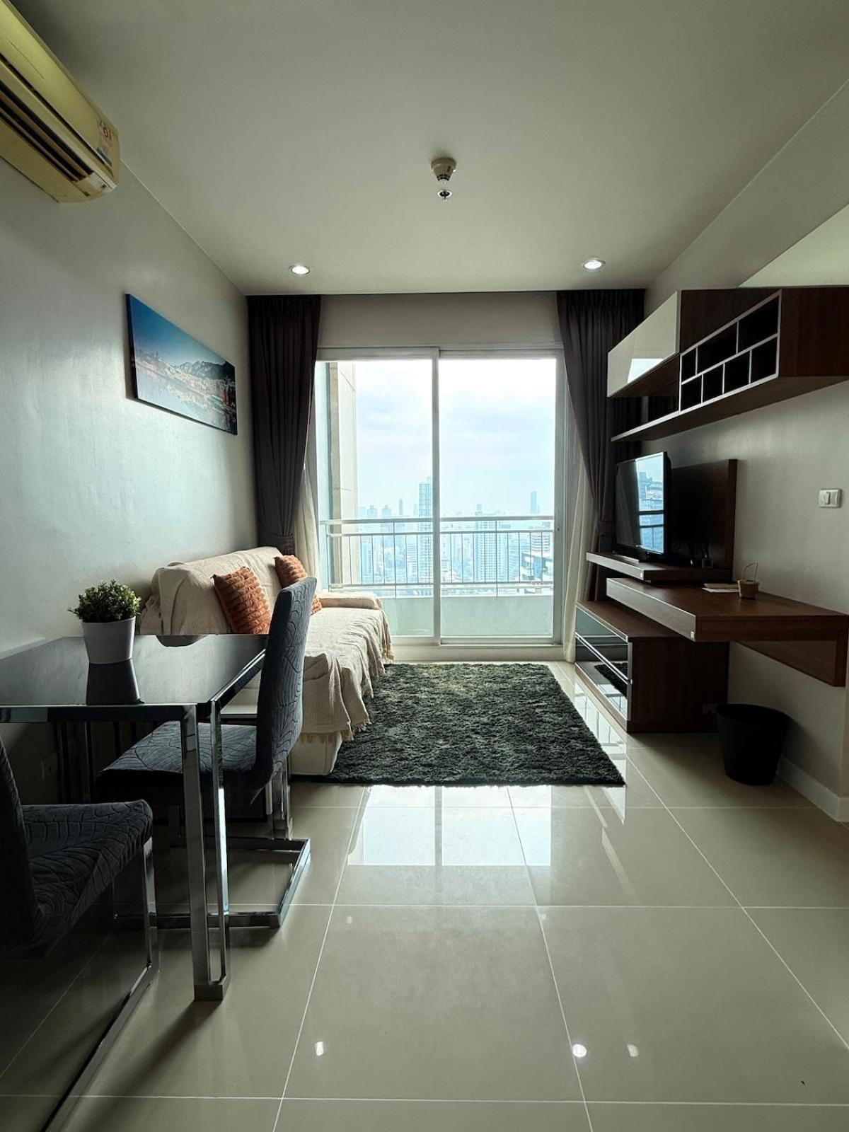 1 Bedroom High Floor Luxury With Pool,gym And Sauna Bangkok