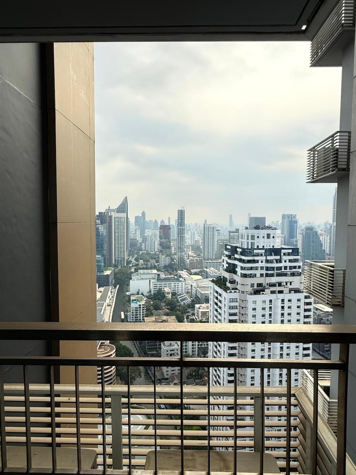 1 Bedroom High Floor Luxury With Pool,gym And Sauna * Bangkok