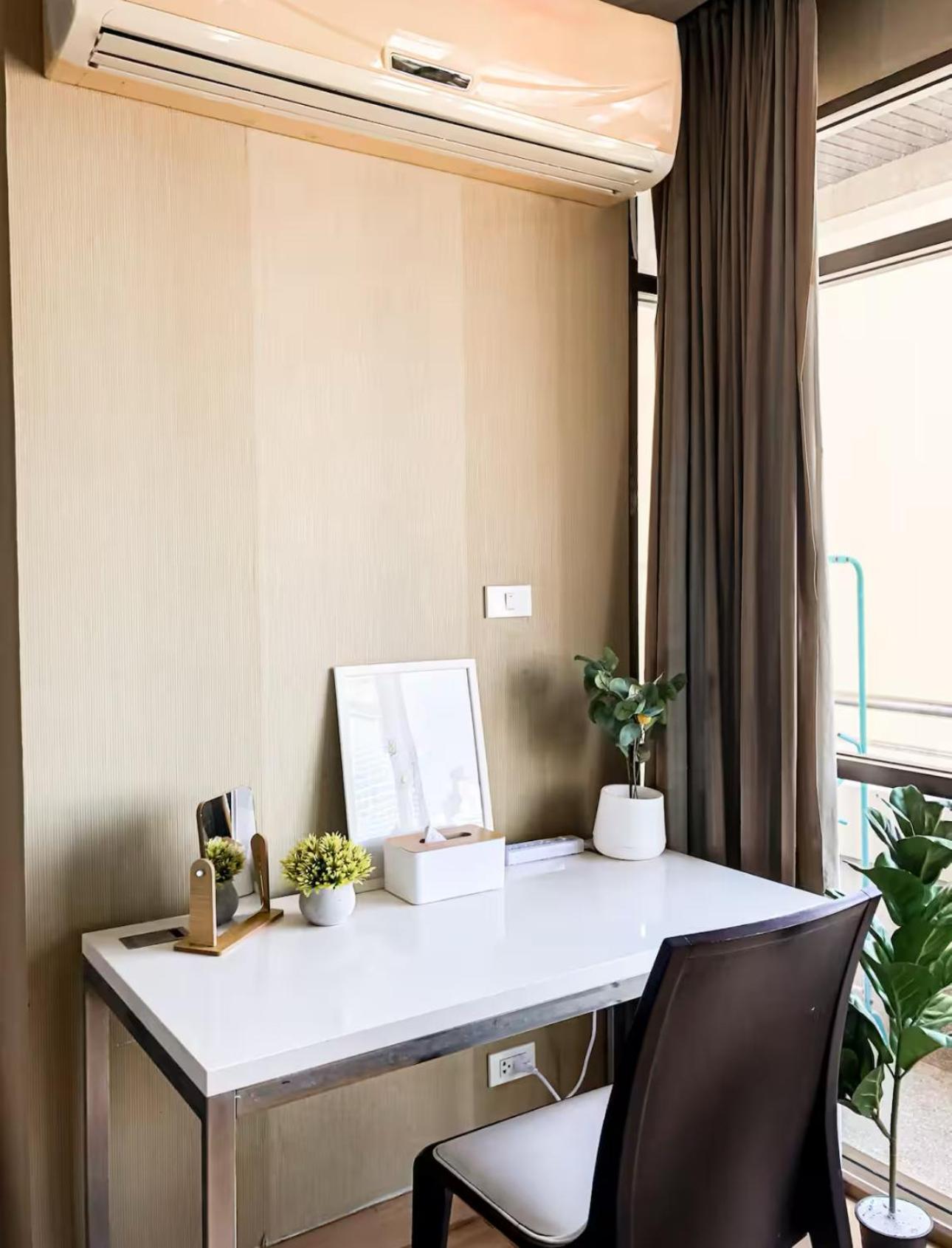 Spacious And Renovated 1-bedroom 100m To Nana Bts - 55 Sqm *