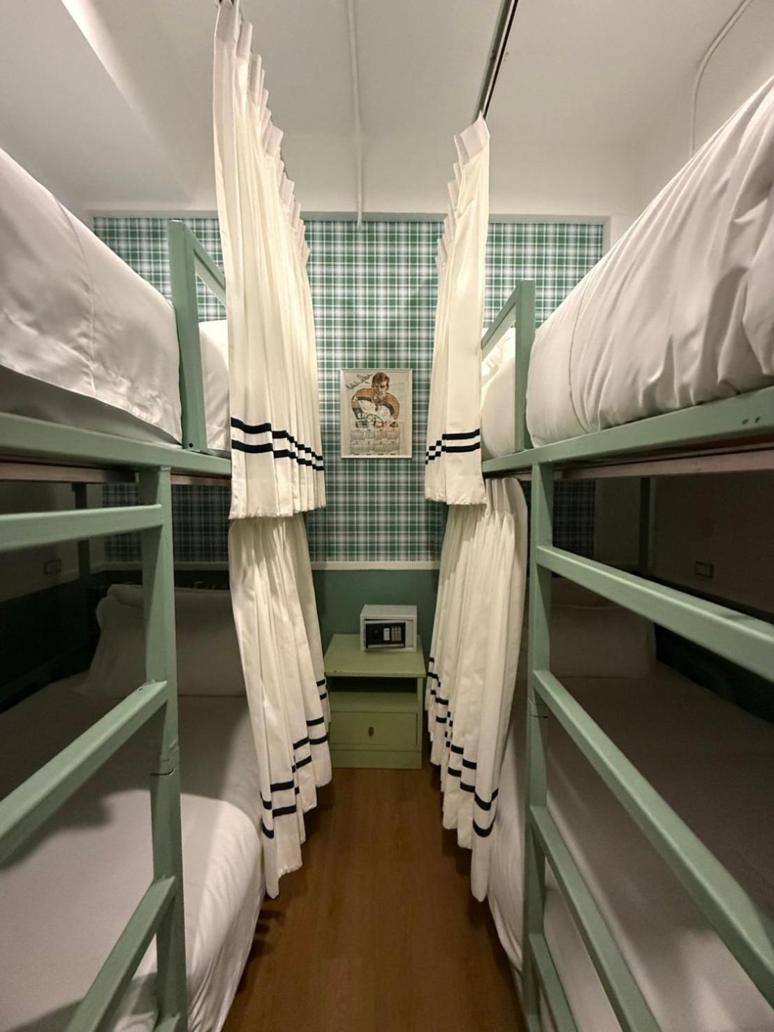 Kitsch Hotel *