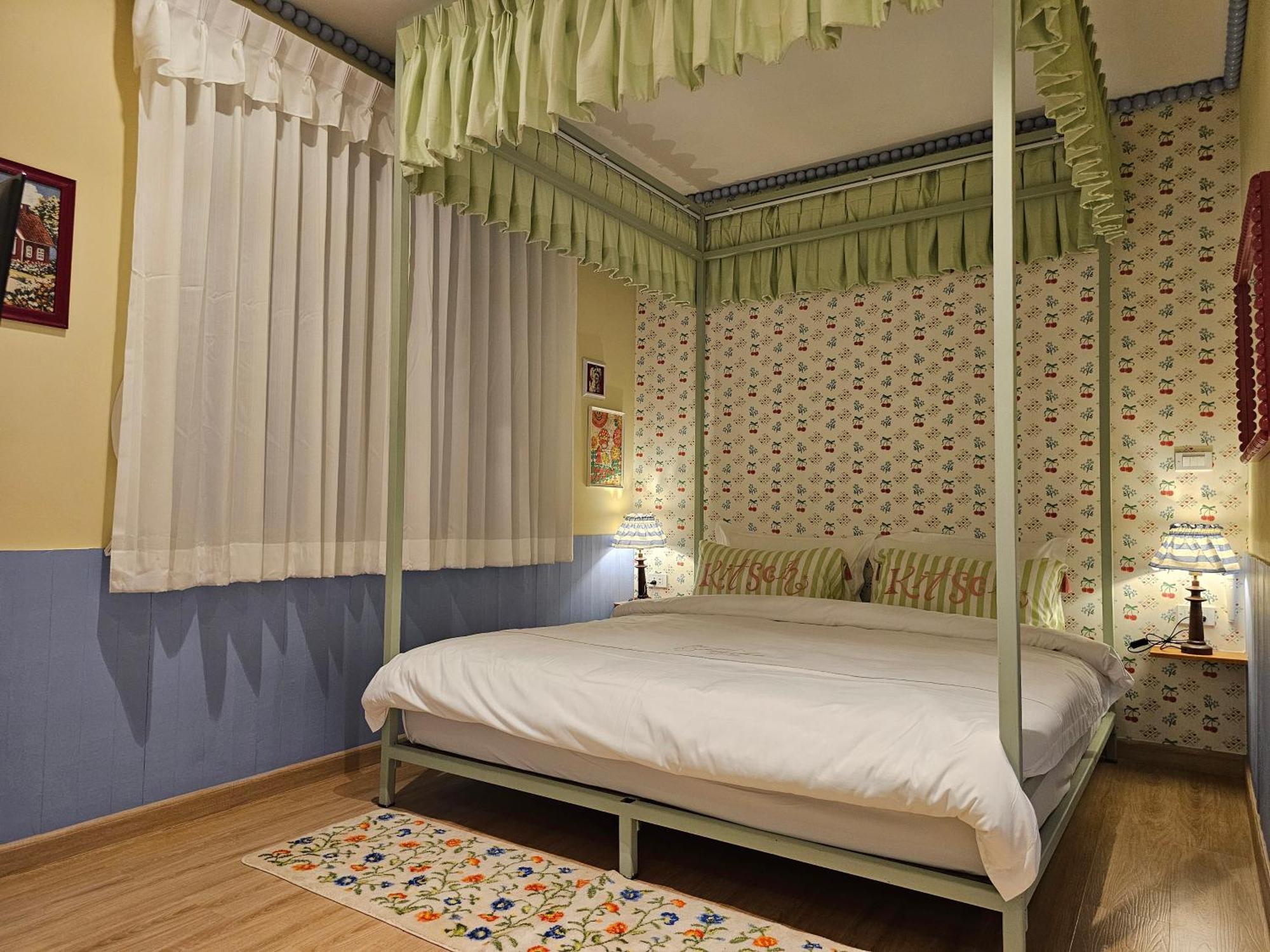 Kitsch Hotel Bangkok