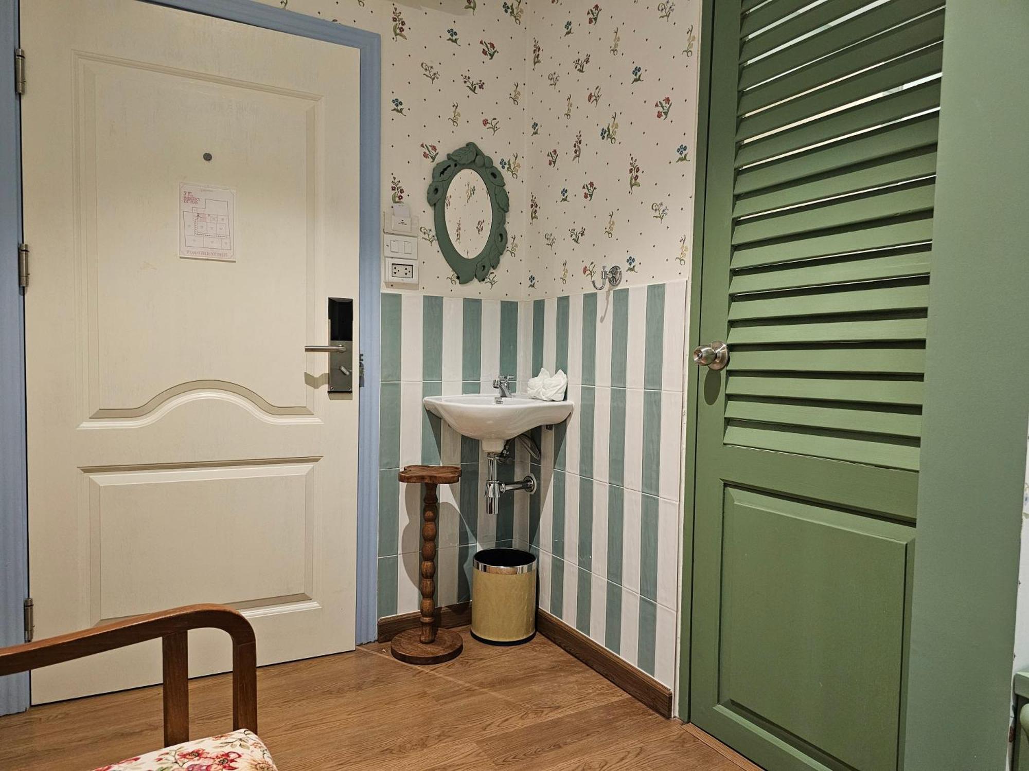 Hotel Kitsch *