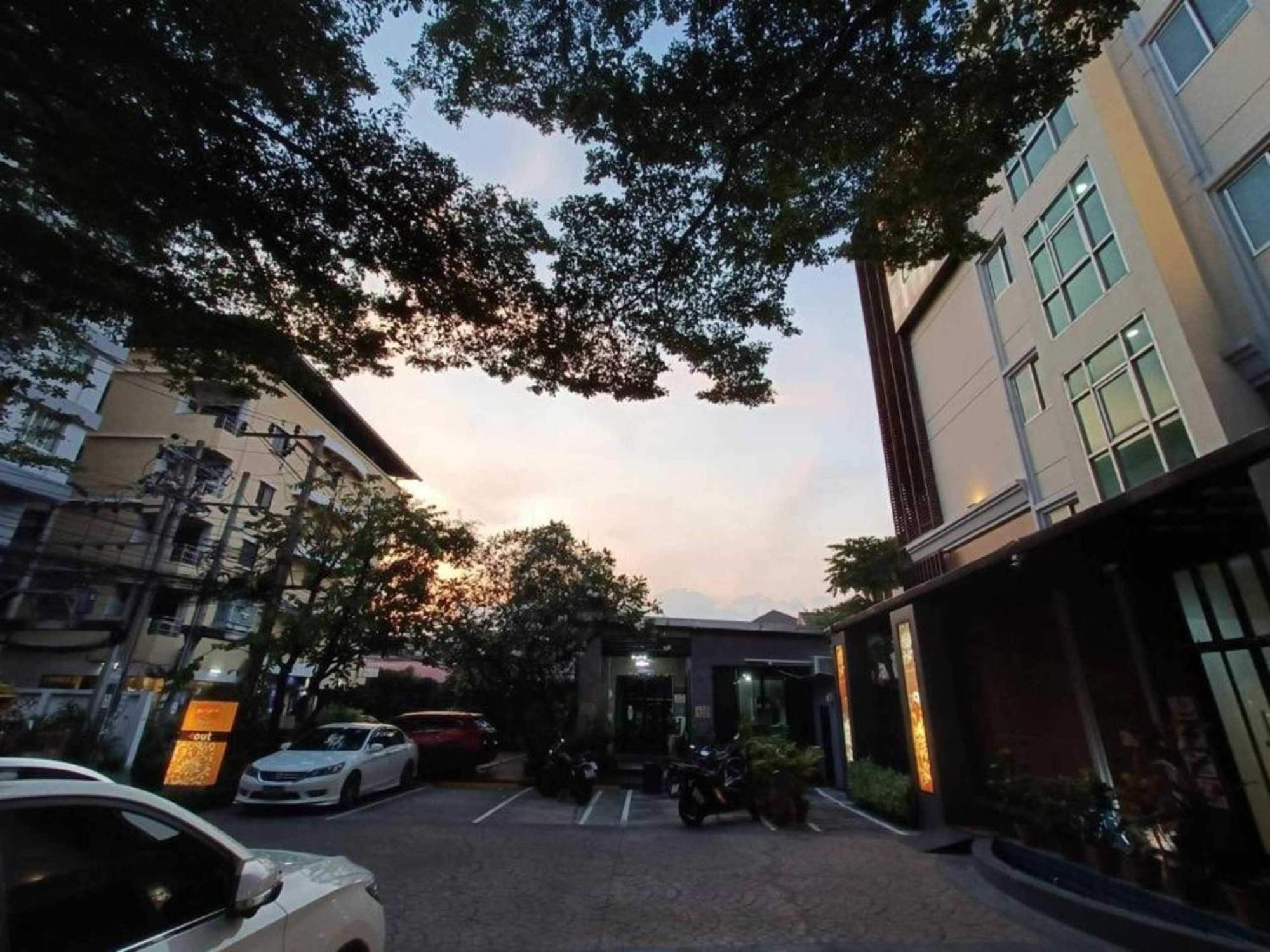 Collection O The Cha Cha Hotel Bangkok