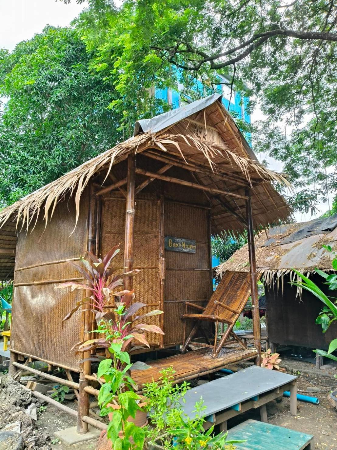 Do Dee Cafe Asrama Bangkok