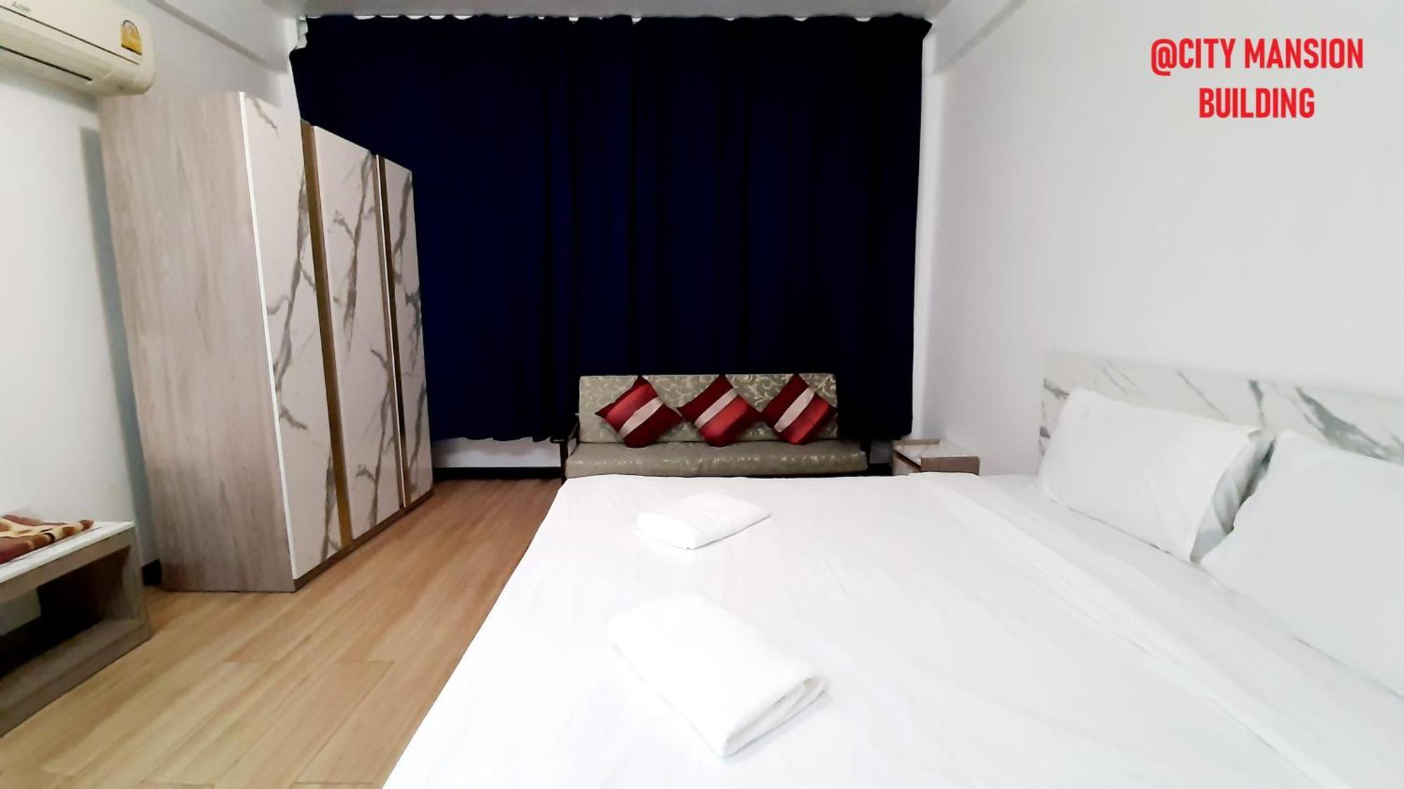 Khách sạn Plaza Nana Bangkok