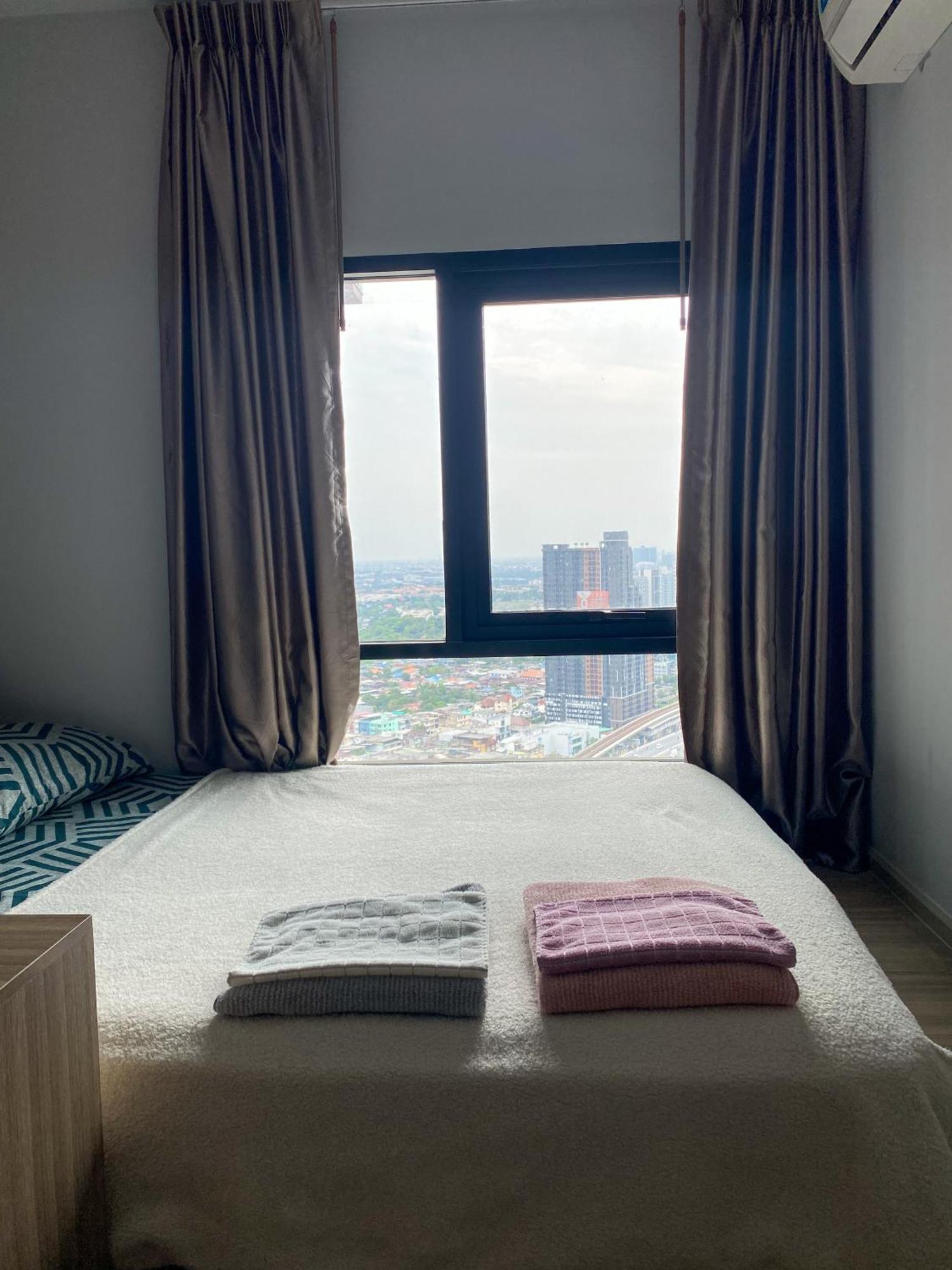 Luxury High Floor With Amenities - Gym, Sauna, Rooftop Garden, Cinema Theater Bangkok