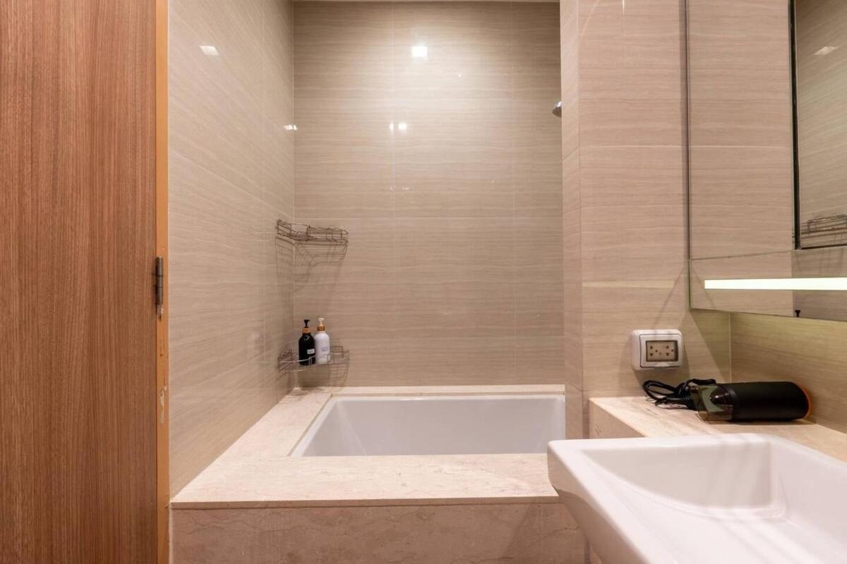Apartment Phrom Phong 1bd Pool,gym,park And Mall Bts *