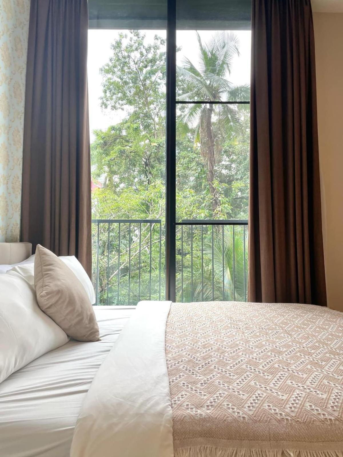 Phrom Phong 1bd Pool,gym,park And Mall Bts Apartment *
