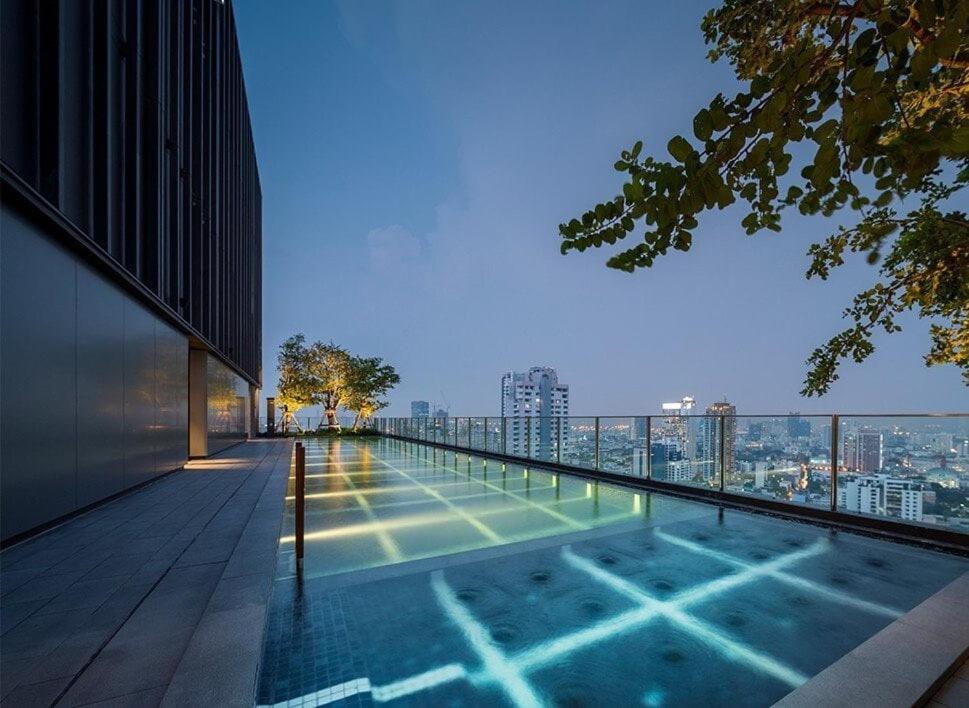 Phrom Phong 1bd Pool,gym,park And Mall Bts Apartment Bangkok