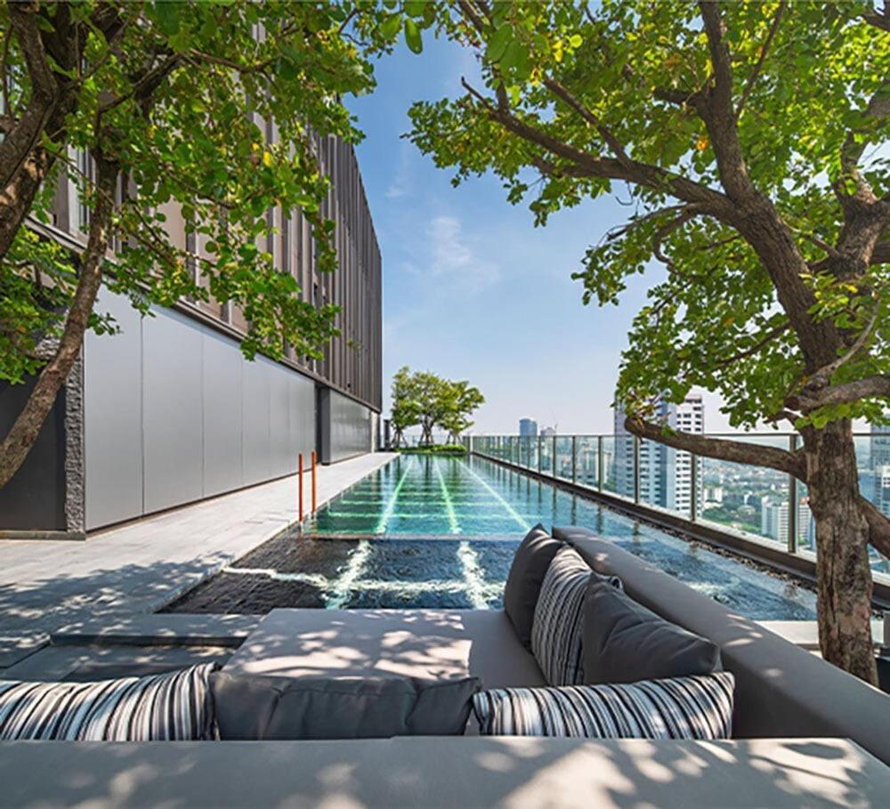Phrom Phong 1bd Pool,gym,park And Mall Bts Apartment *