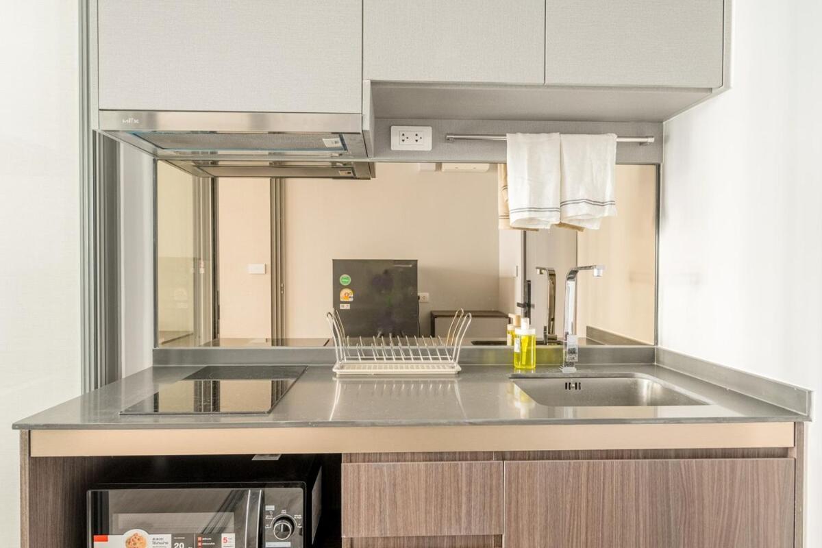 1br - Pool, Gym, Rooftop, Bts, Coworking Space - 10 Min Nana Plaza - - New Building - 24 7 Security Apartment Bangkok