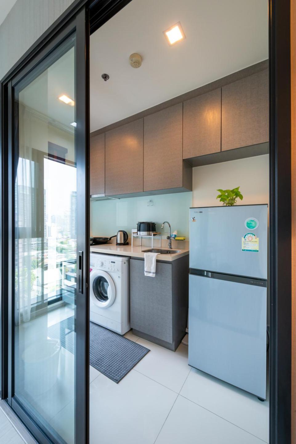 Luxurious With Train Access Bangkok