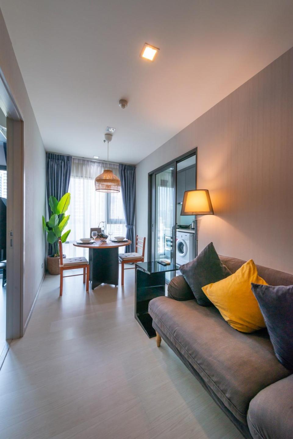 Apartment Luxurious With Train Access