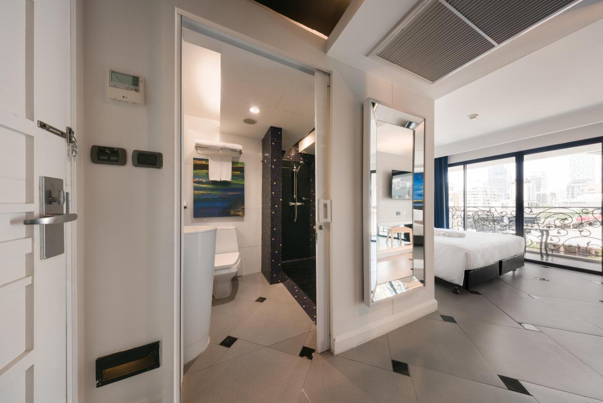 Skye Hotel 3*