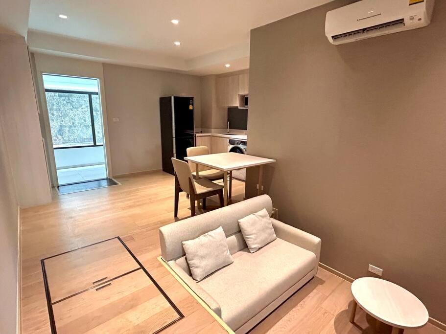 Appartamento Bts Thonglor - Serene Japanese-style Haven, Onsen Bangkok