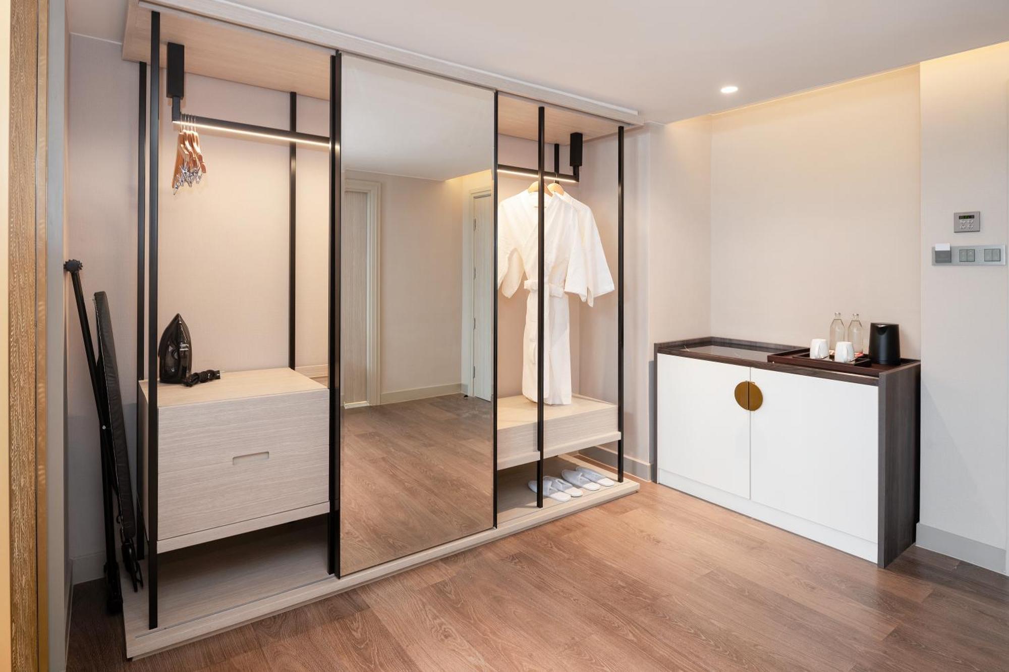 Chateau De 4* Bangkok