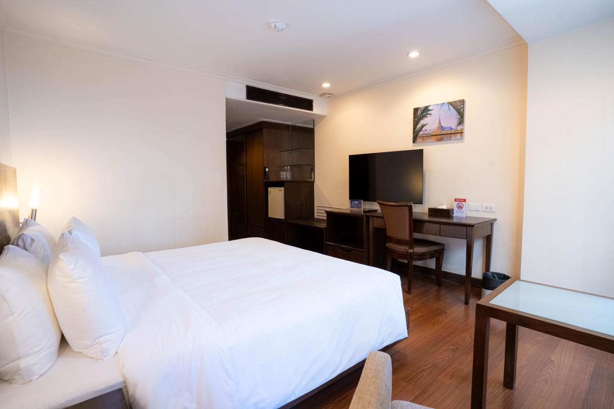 Journeyhub Sukhumvit 26, - Formely St