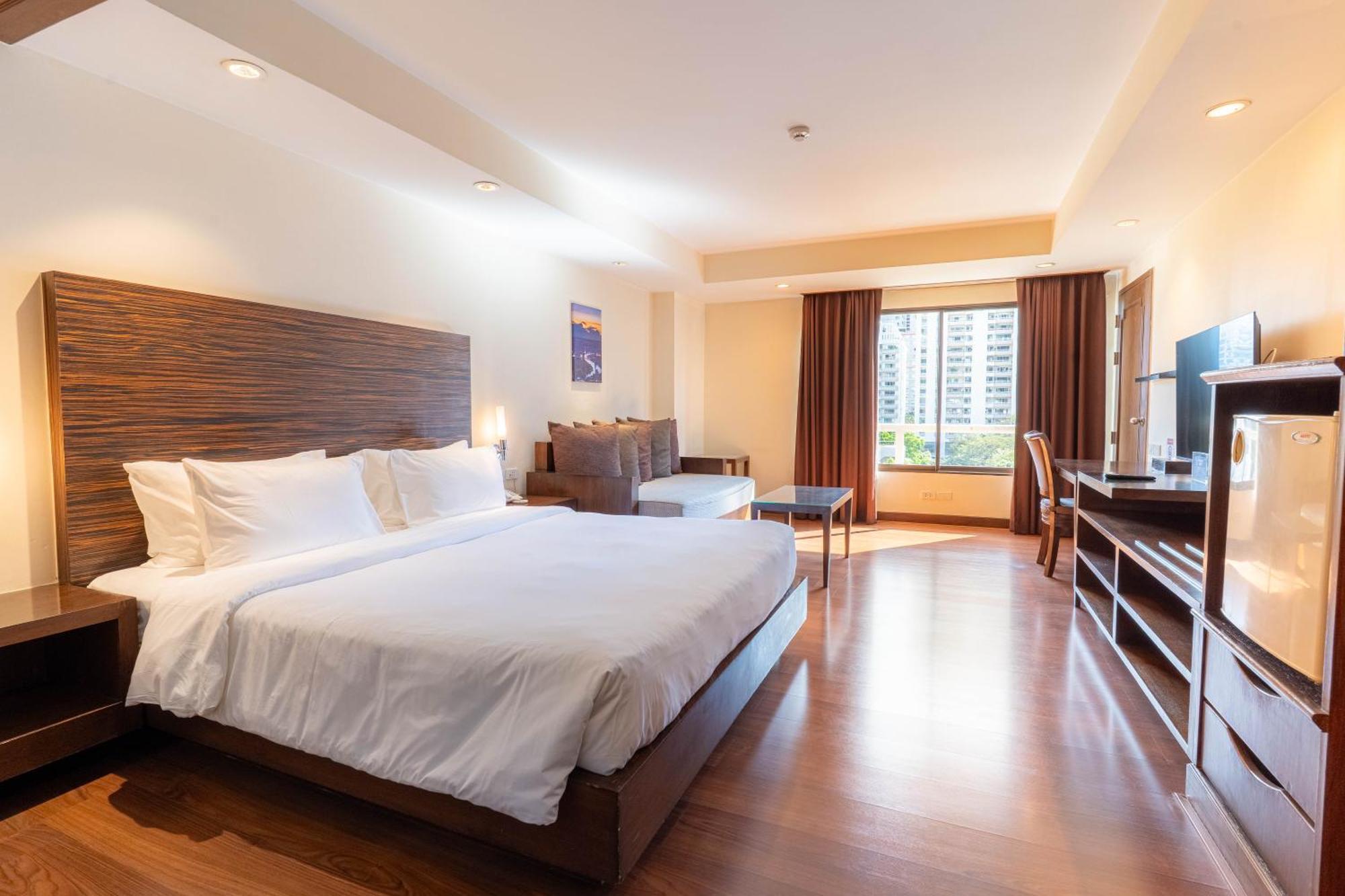 Hotel Journeyhub Sukhumvit 26, - Formely St 4*