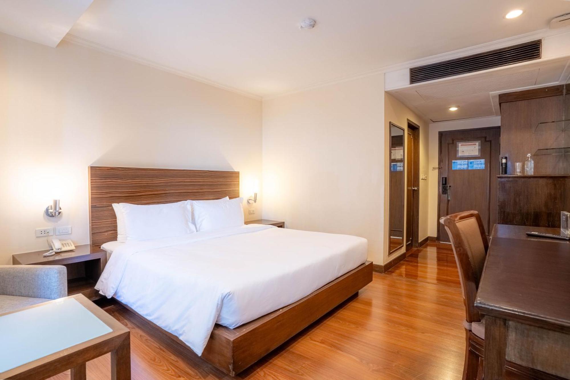 Journeyhub Sukhumvit 26, - Formely St Bangkok