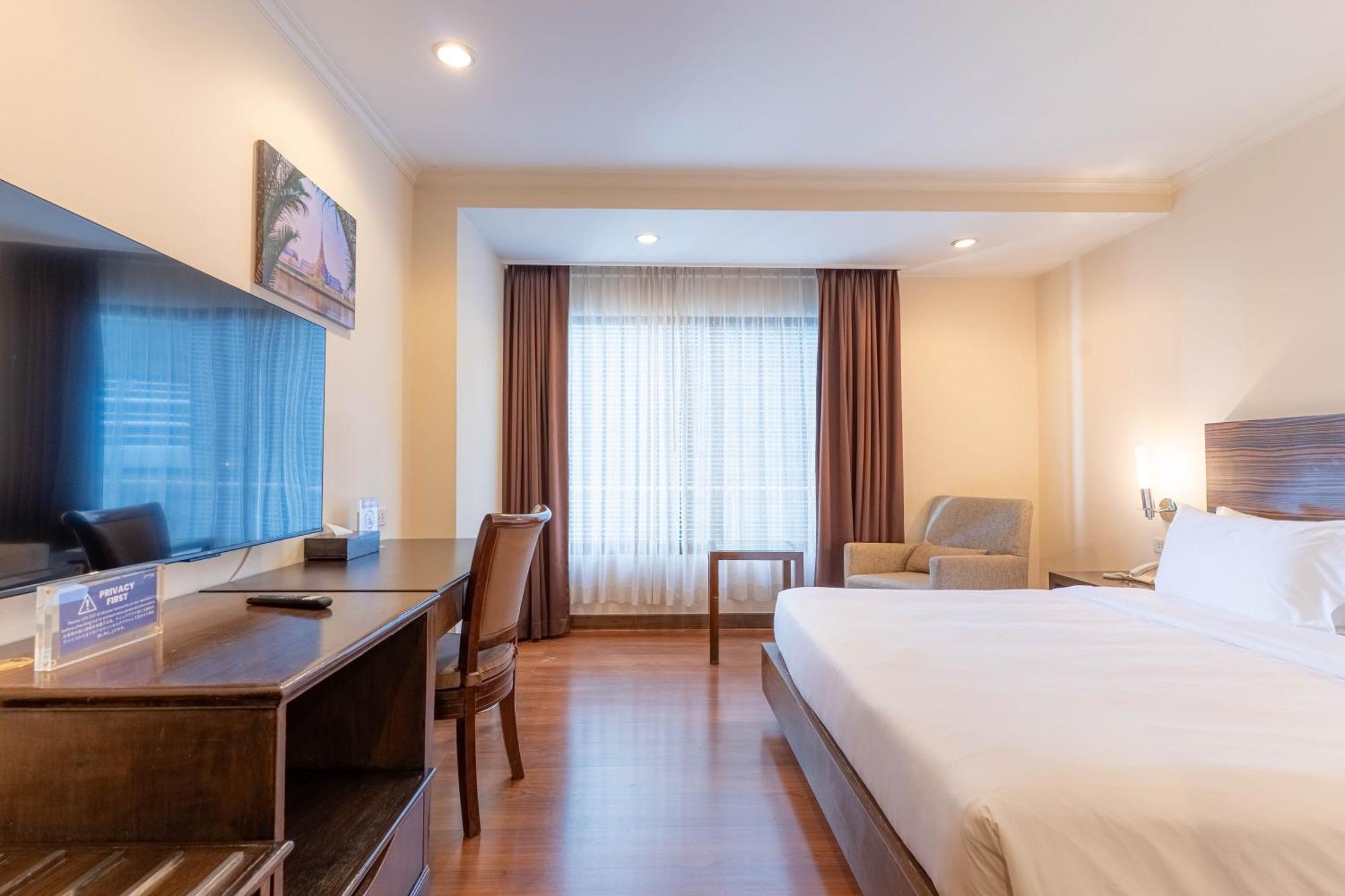 Journeyhub Sukhumvit 26, - Formely St