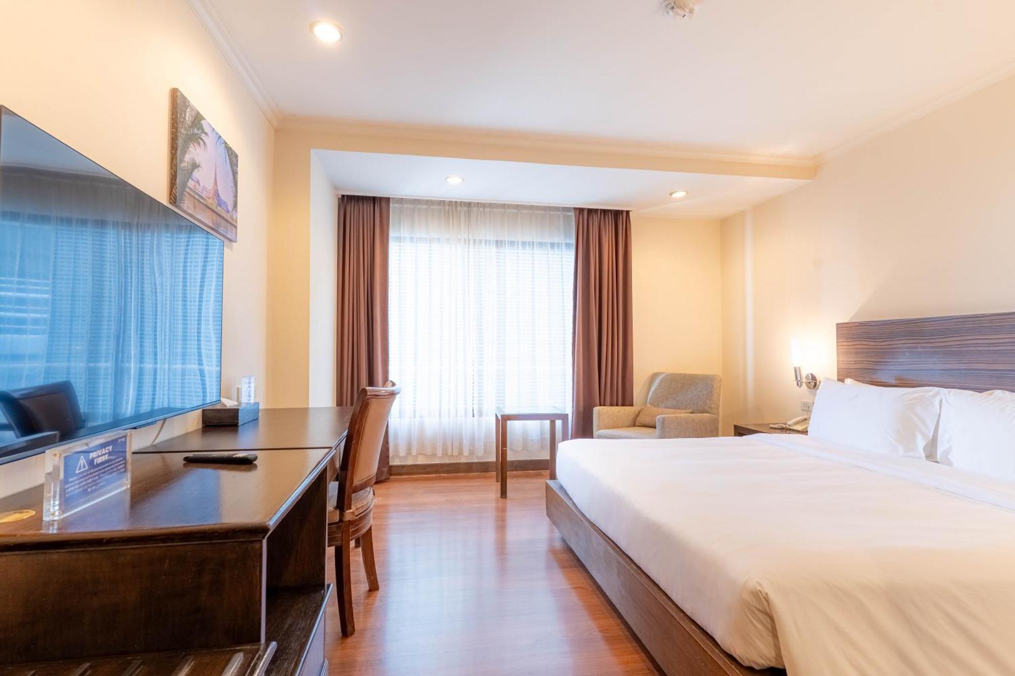 Hotel Journeyhub Sukhumvit 26, - Formely St