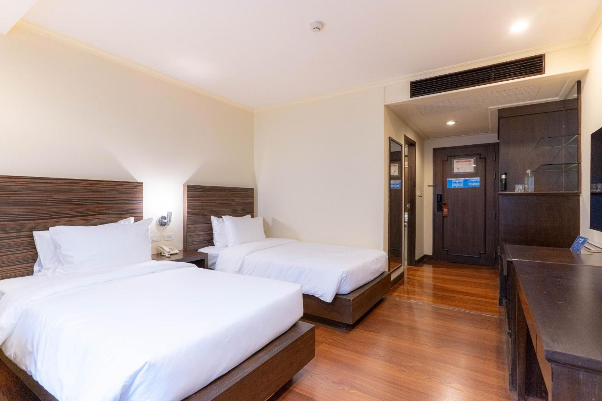 Journeyhub Sukhumvit 26, - Formely St Hotel Bangkok