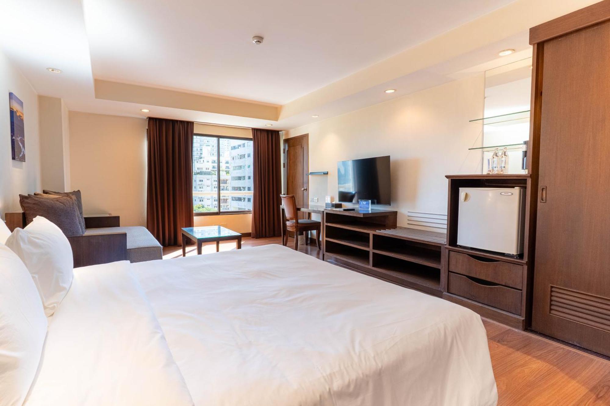 Journeyhub Sukhumvit 26, - Formely St Bangkok