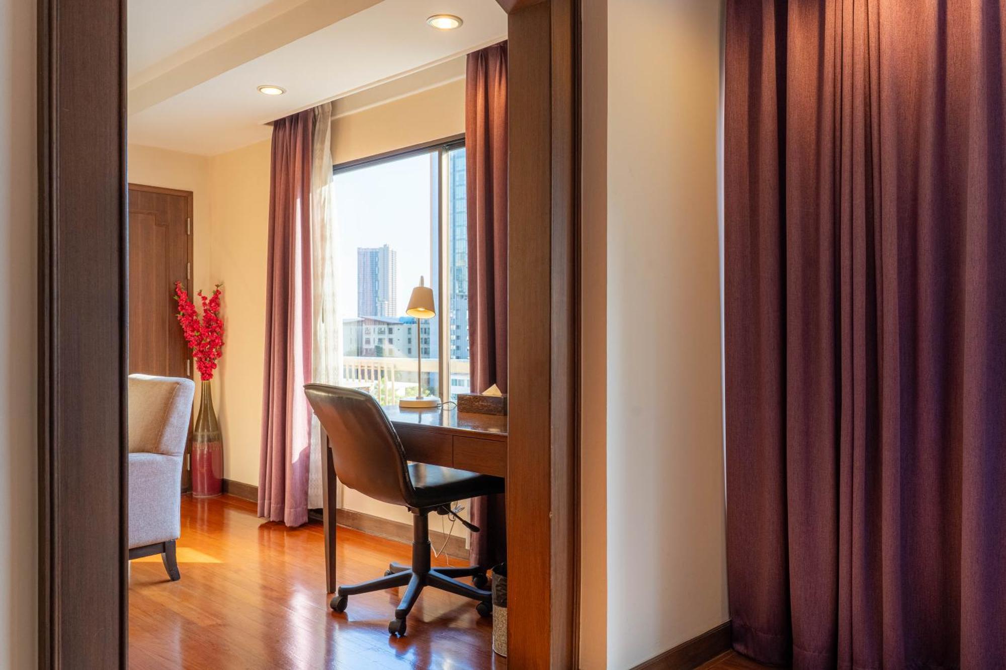 Journeyhub Sukhumvit 26, - Formely St Hotel